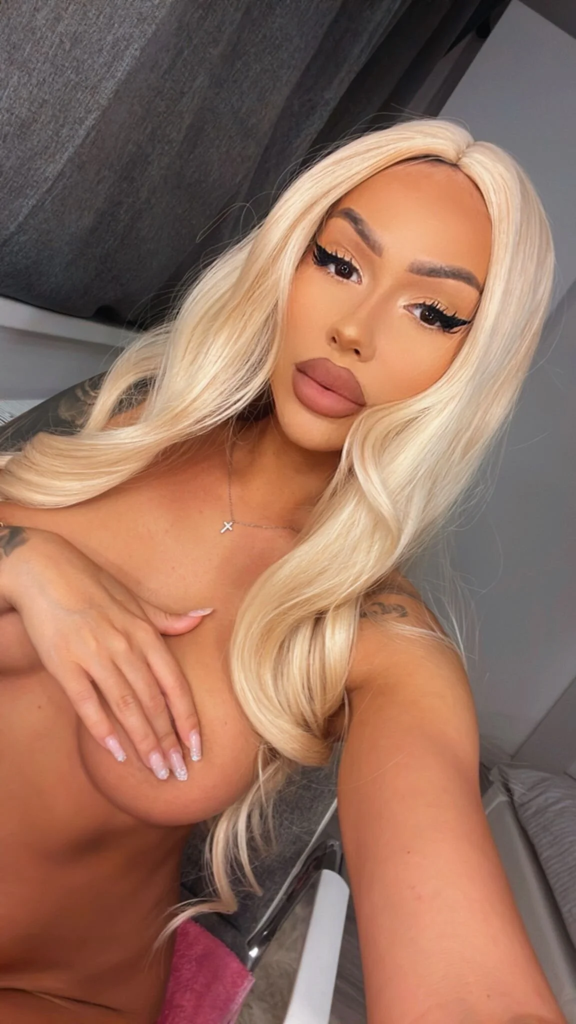 XXX Porn Photo of Nude alisonrouge 2