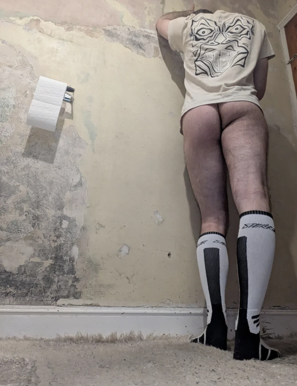 XXX Porn Photo of Nude HairyCubBttmboy 4