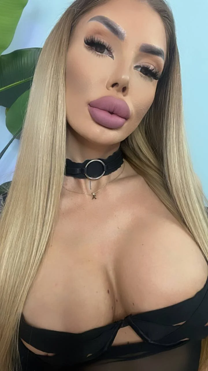 XXX Porn Photo of Nude RaquelleVon 53