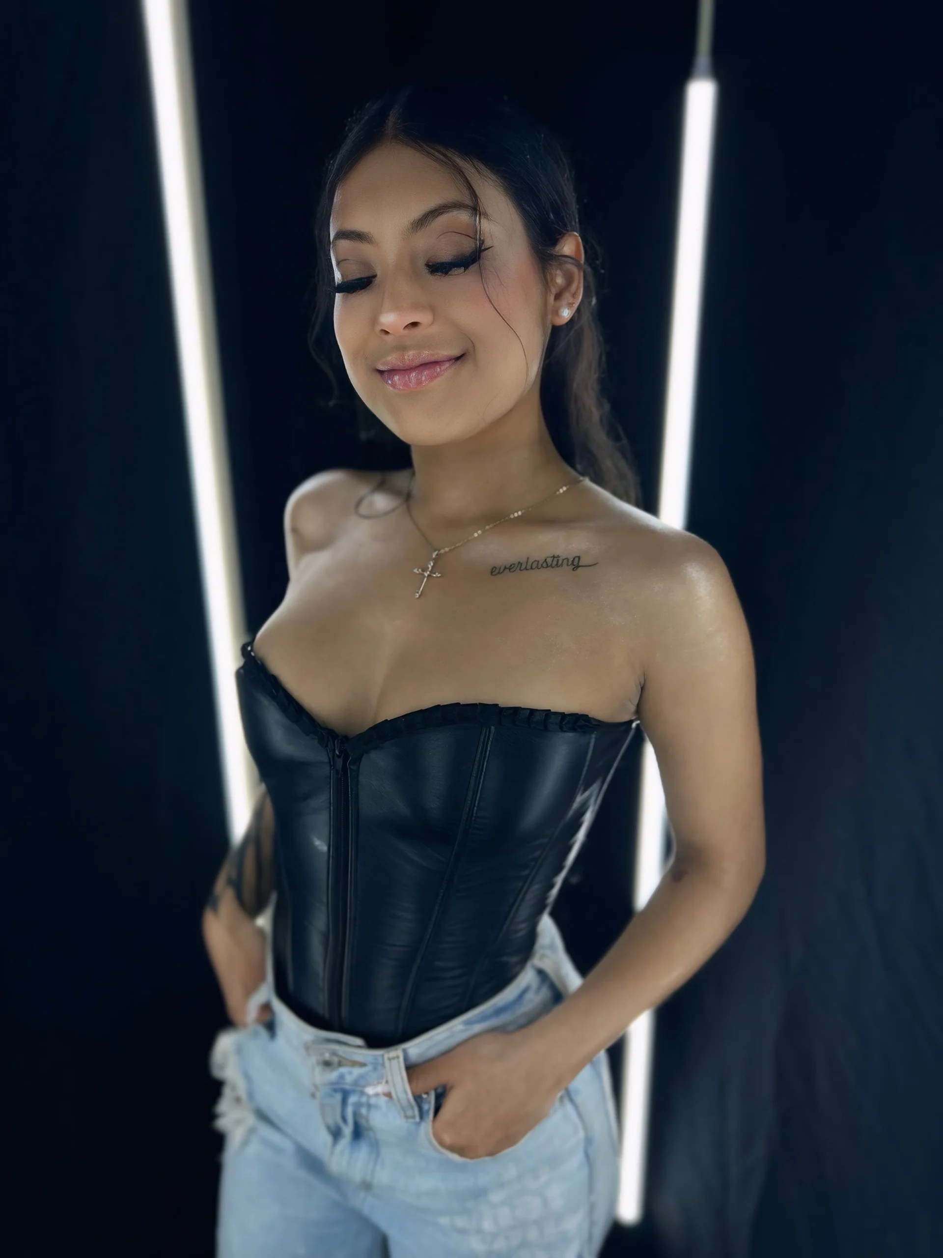 XXX Porn Photo of Nude vaness_weet 33
