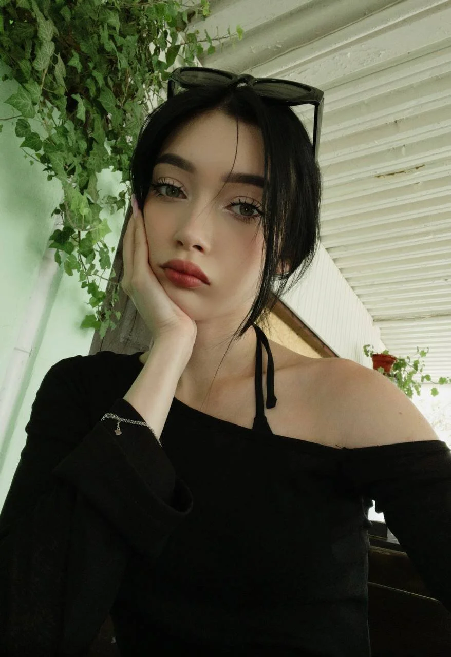 XXX Porn Photo of Nude bombaleylo 1