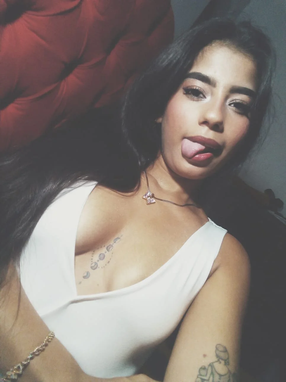 XXX Porn Photo of Nude WarmVenezuelanGirl 4