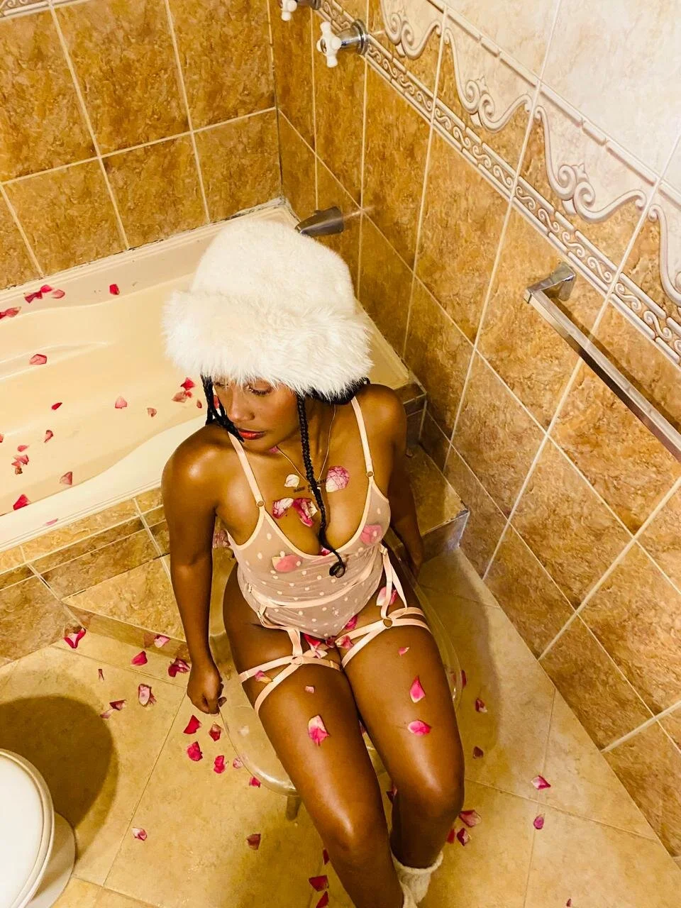 XXX Porn Photo of Nude Zhara_lenoire9 7