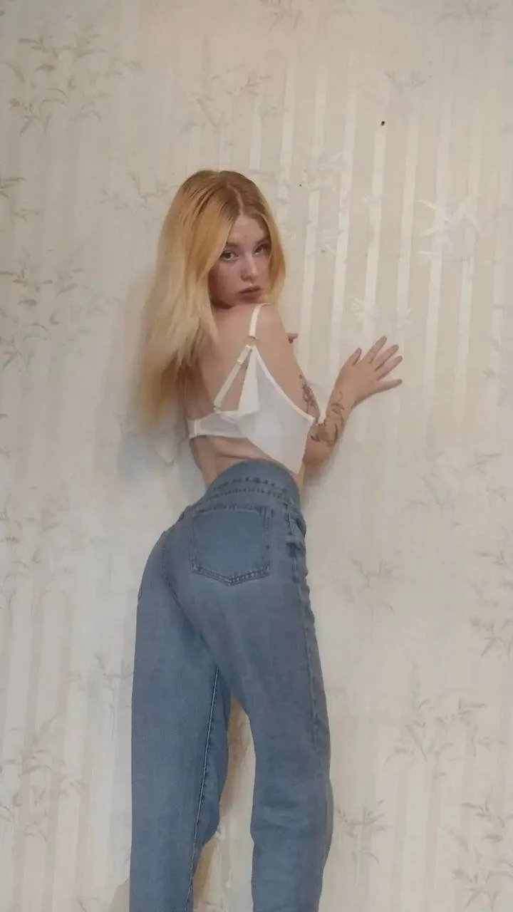 XXX Porn Photo of Nude _HiCharlotte_ 5