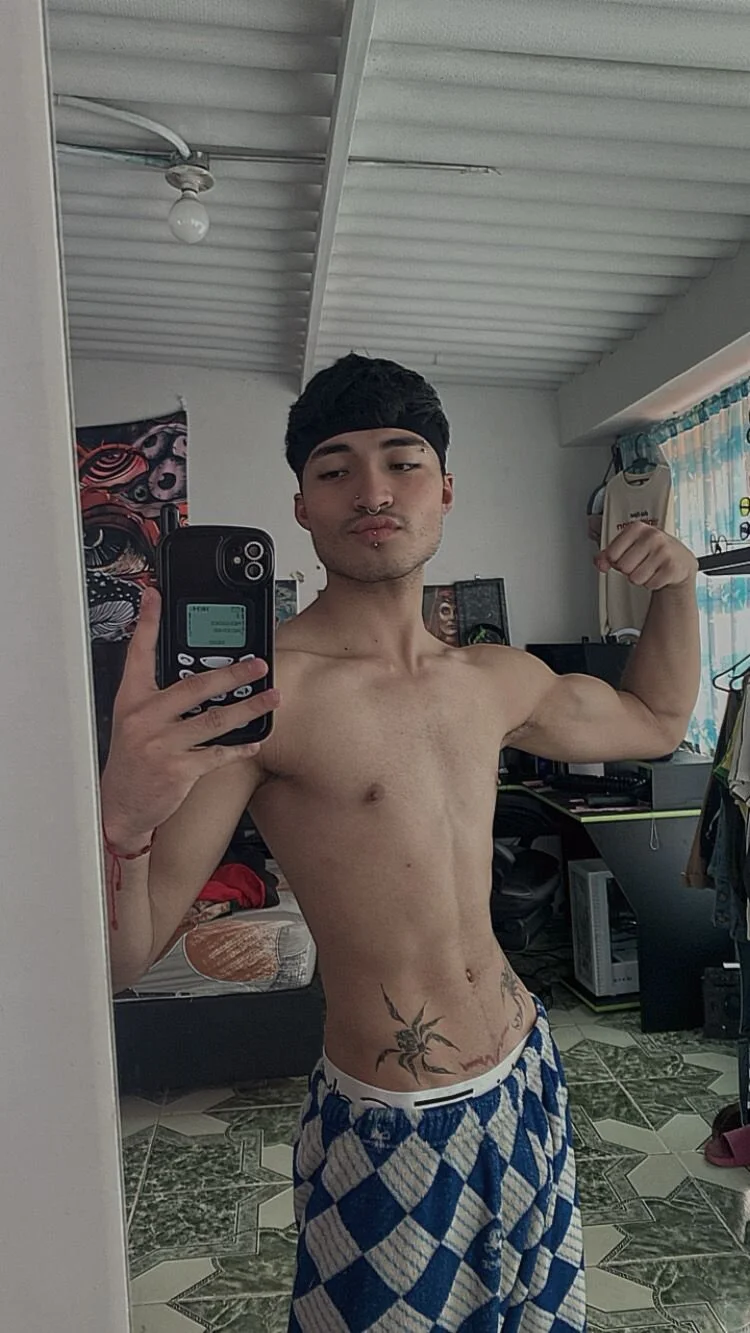 XXX Porn Photo of Nude dylan_fun18 11