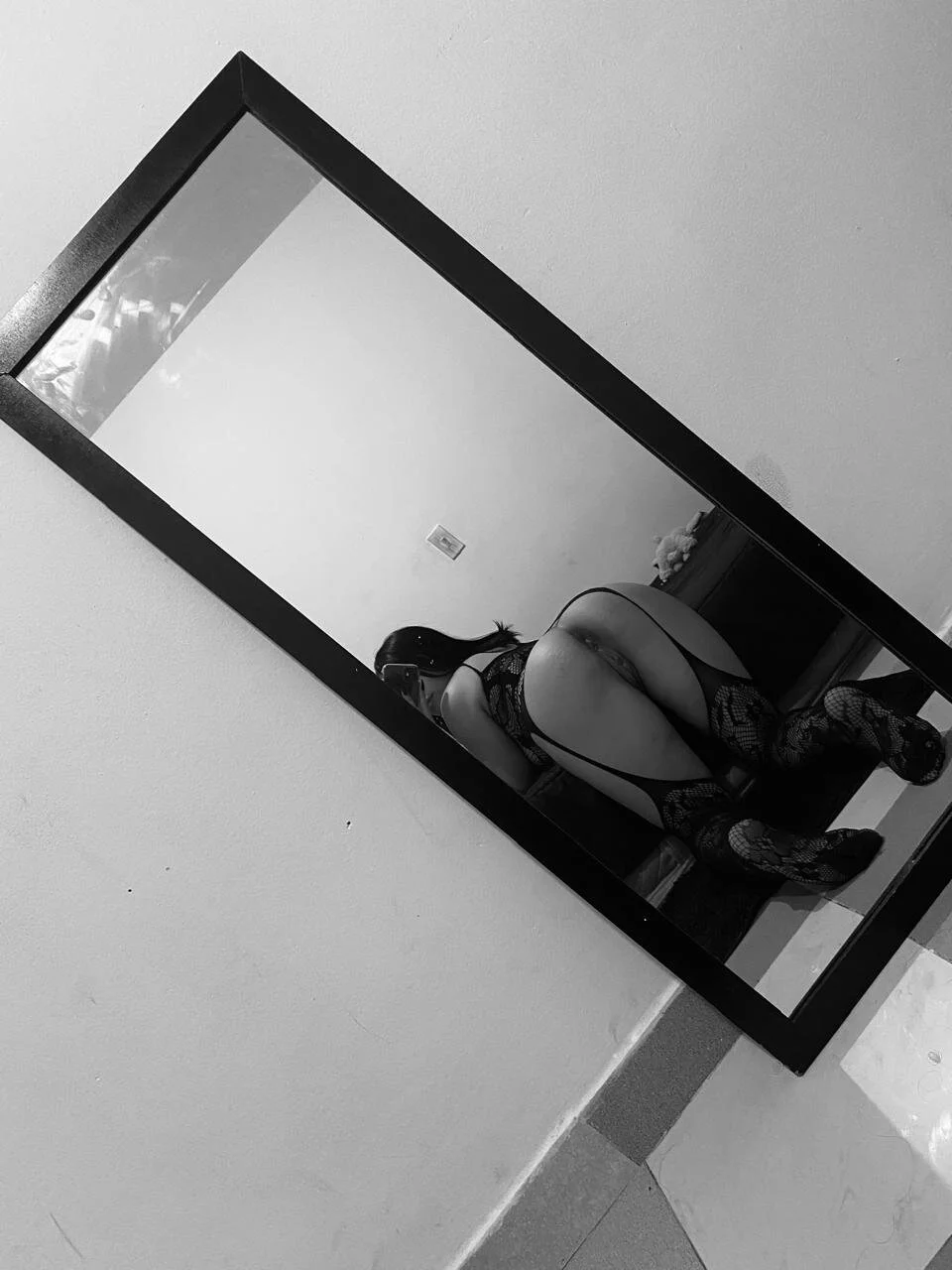 XXX Porn Photo of Nude LESLIEBLACK_ 1