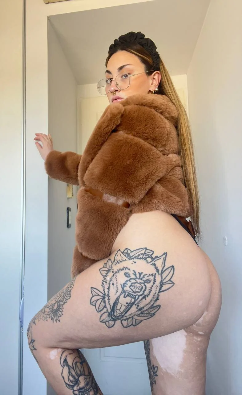 XXX Porn Photo of Nude Emiilyok 3