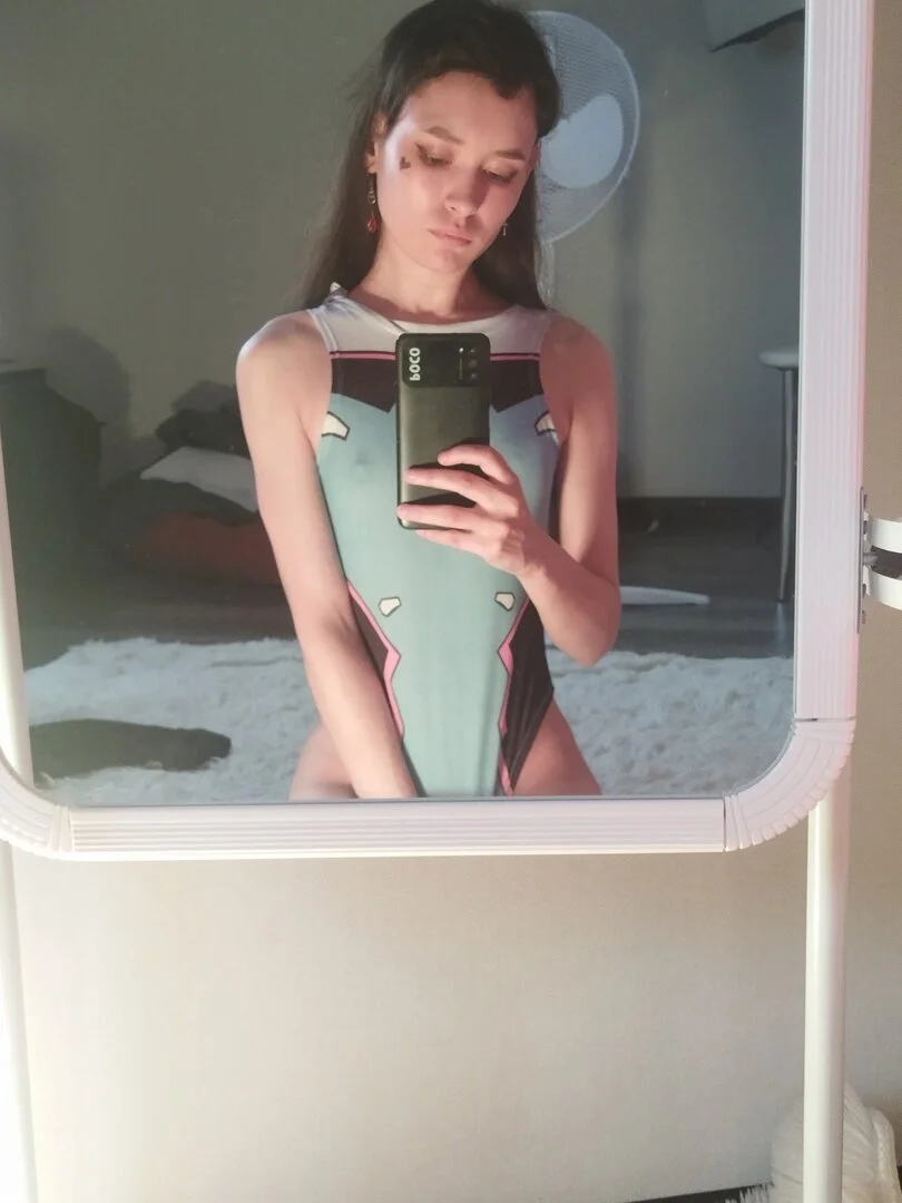 XXX Porn Photo of Nude Emily_Strikeee 12