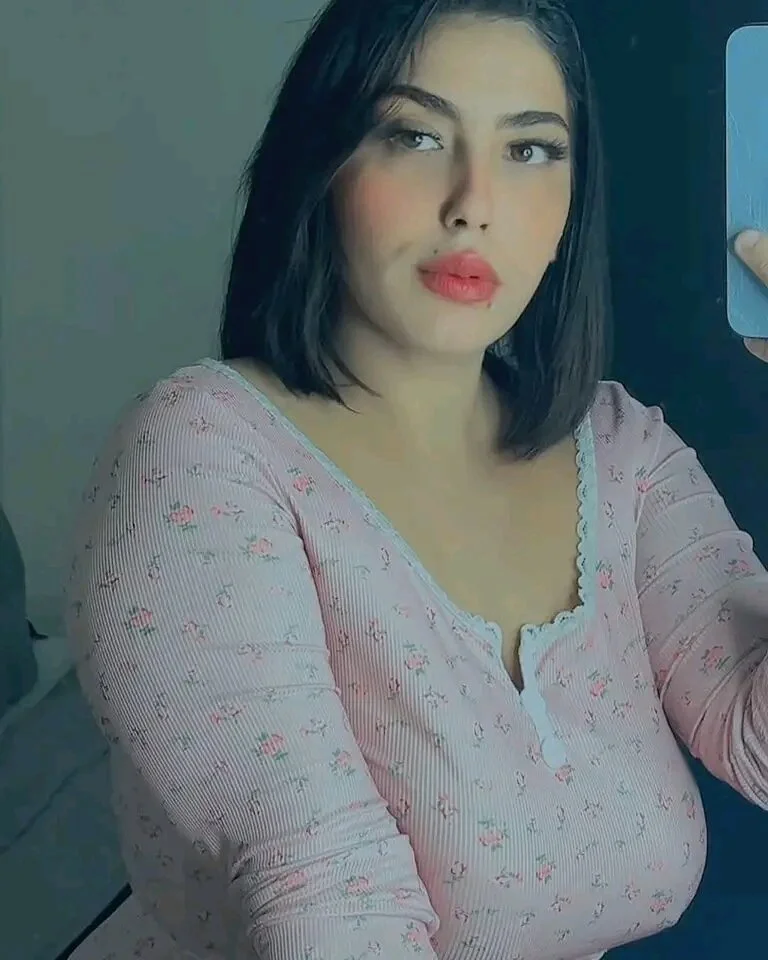 XXX Porn Photo of Nude SlowFinance 3