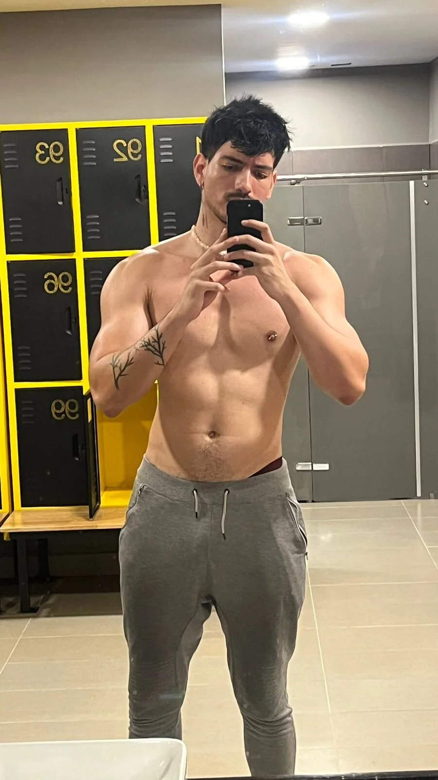 XXX Porn Photo of Nude bbbeachboy 127