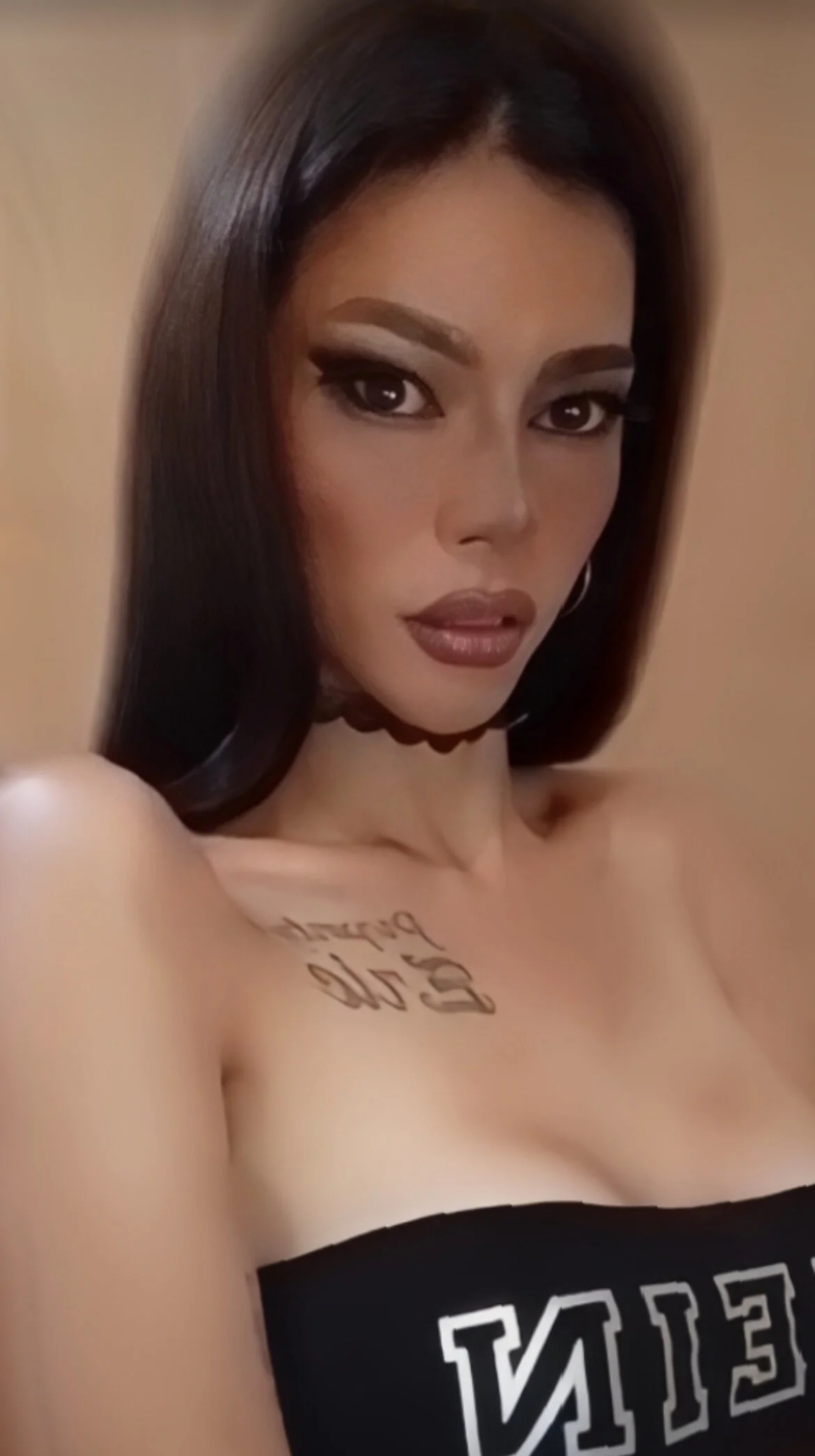 XXX Porn Photo of Nude YannieLickcious 1