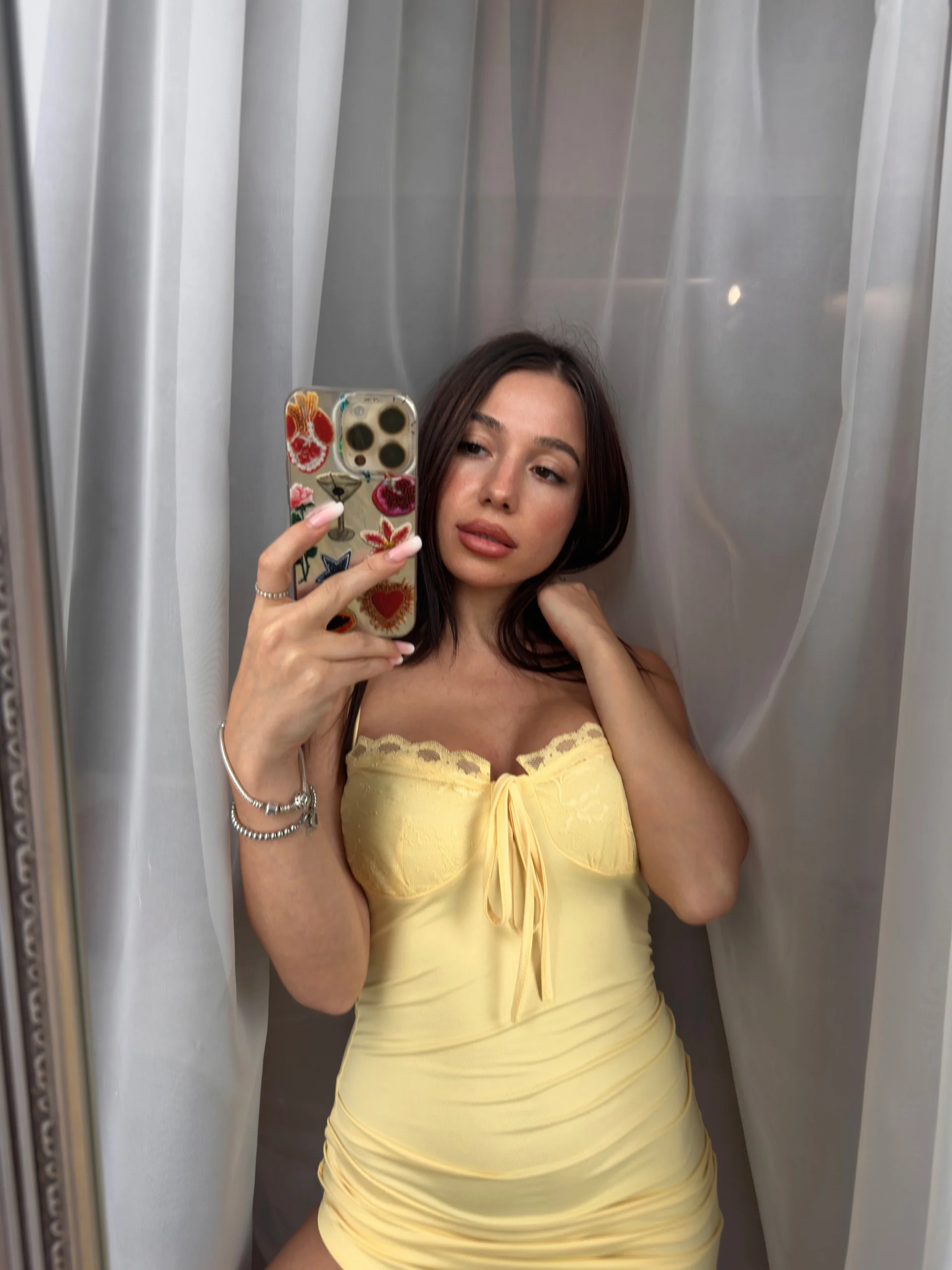 XXX Porn Photo of Nude InsideMia 19