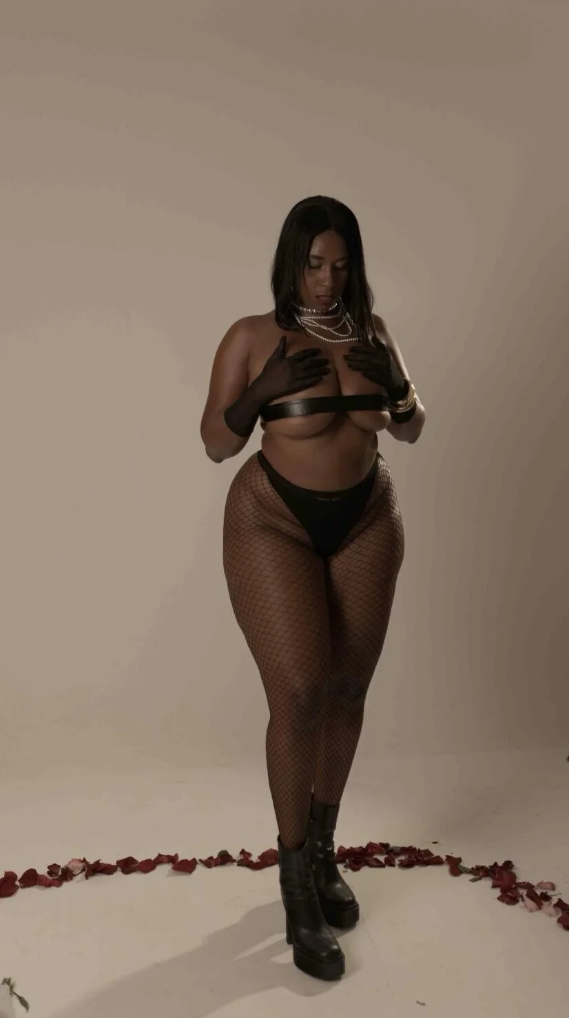 XXX Porn Photo of Nude HanaThompson 2