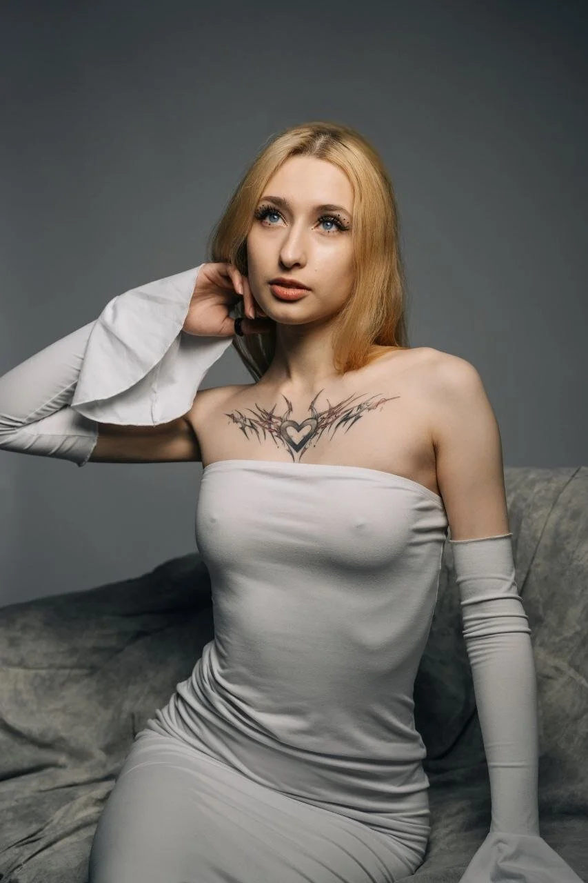 XXX Porn Photo of Nude Emma_Willson 14