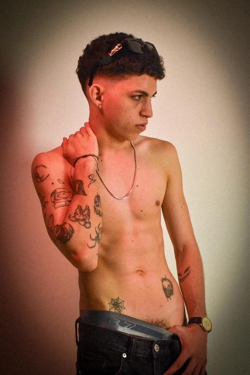 XXX Porn Photo of Nude cameron_lux77 6
