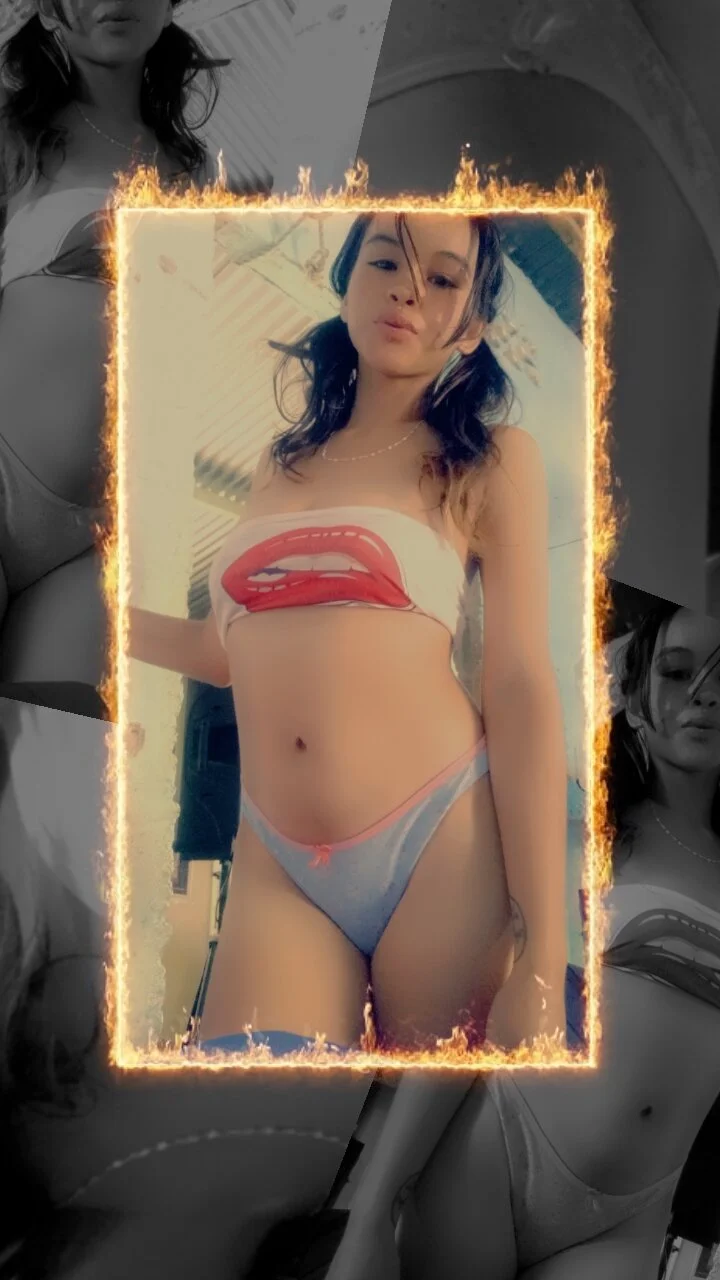 XXX Porn Photo of Nude KattalellaGomez 10