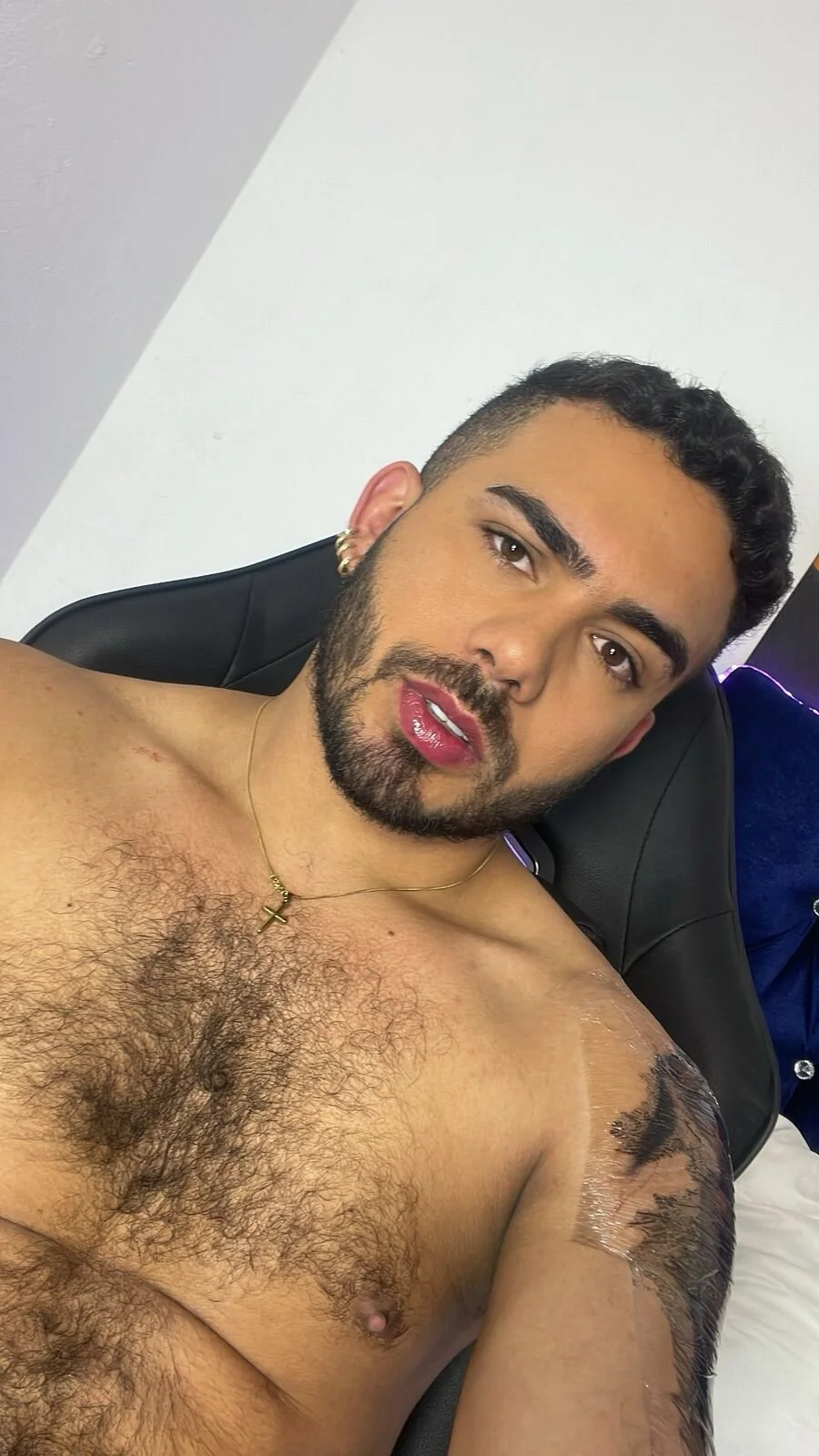 XXX Porn Photo of Nude adamhairy 33