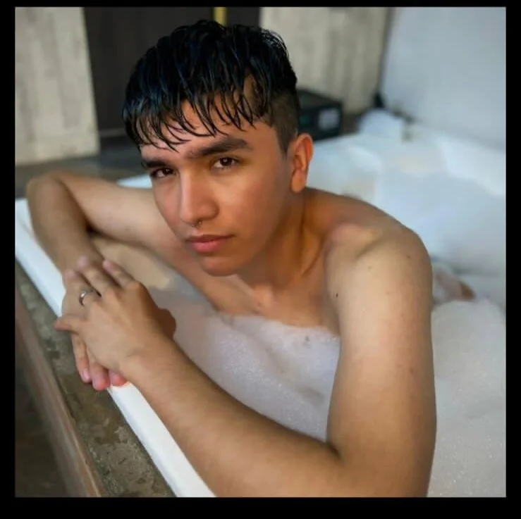 XXX Porn Photo of Nude benji_hoter 18