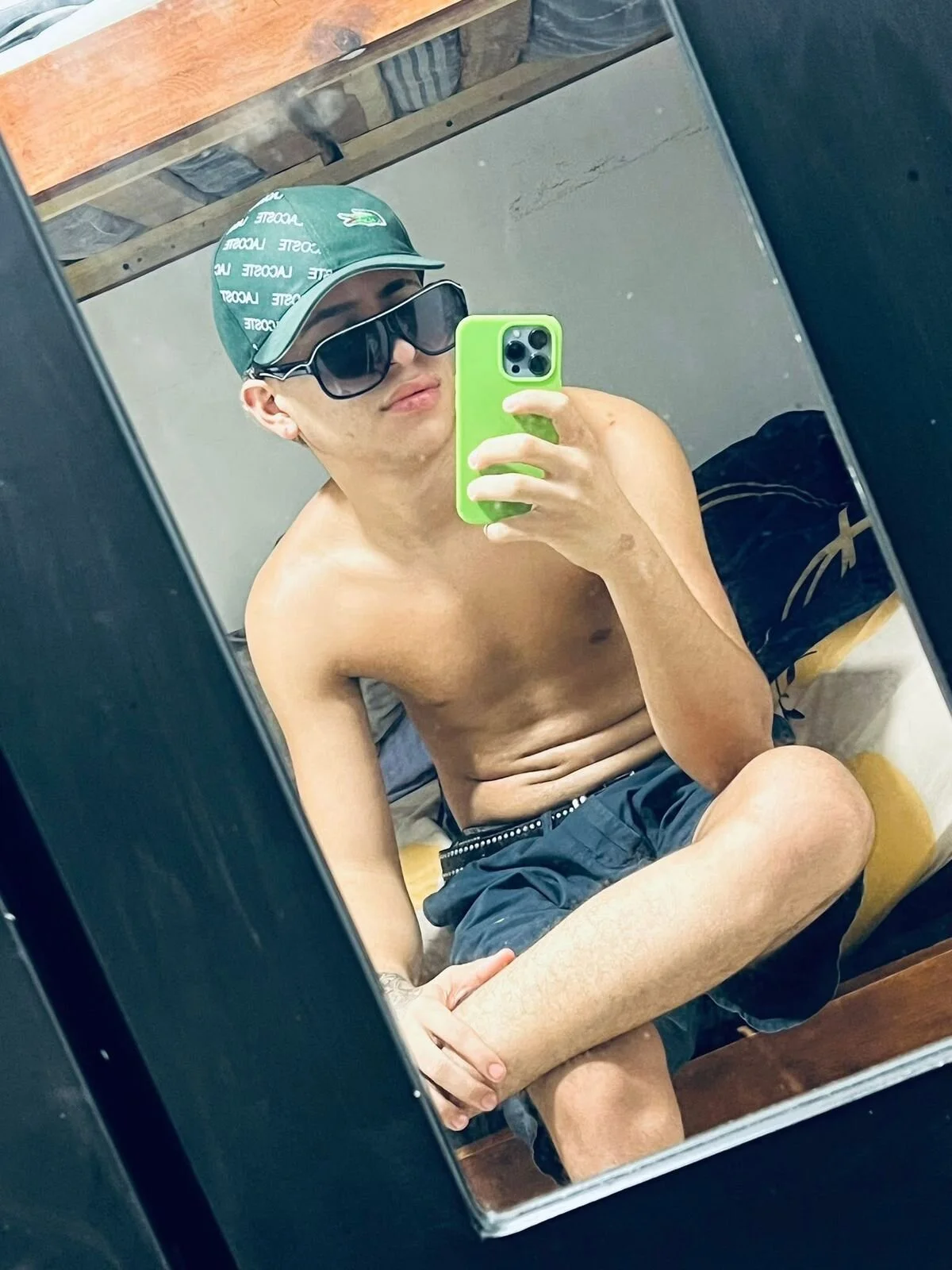 XXX Porn Photo of Nude Hollmanhot 2