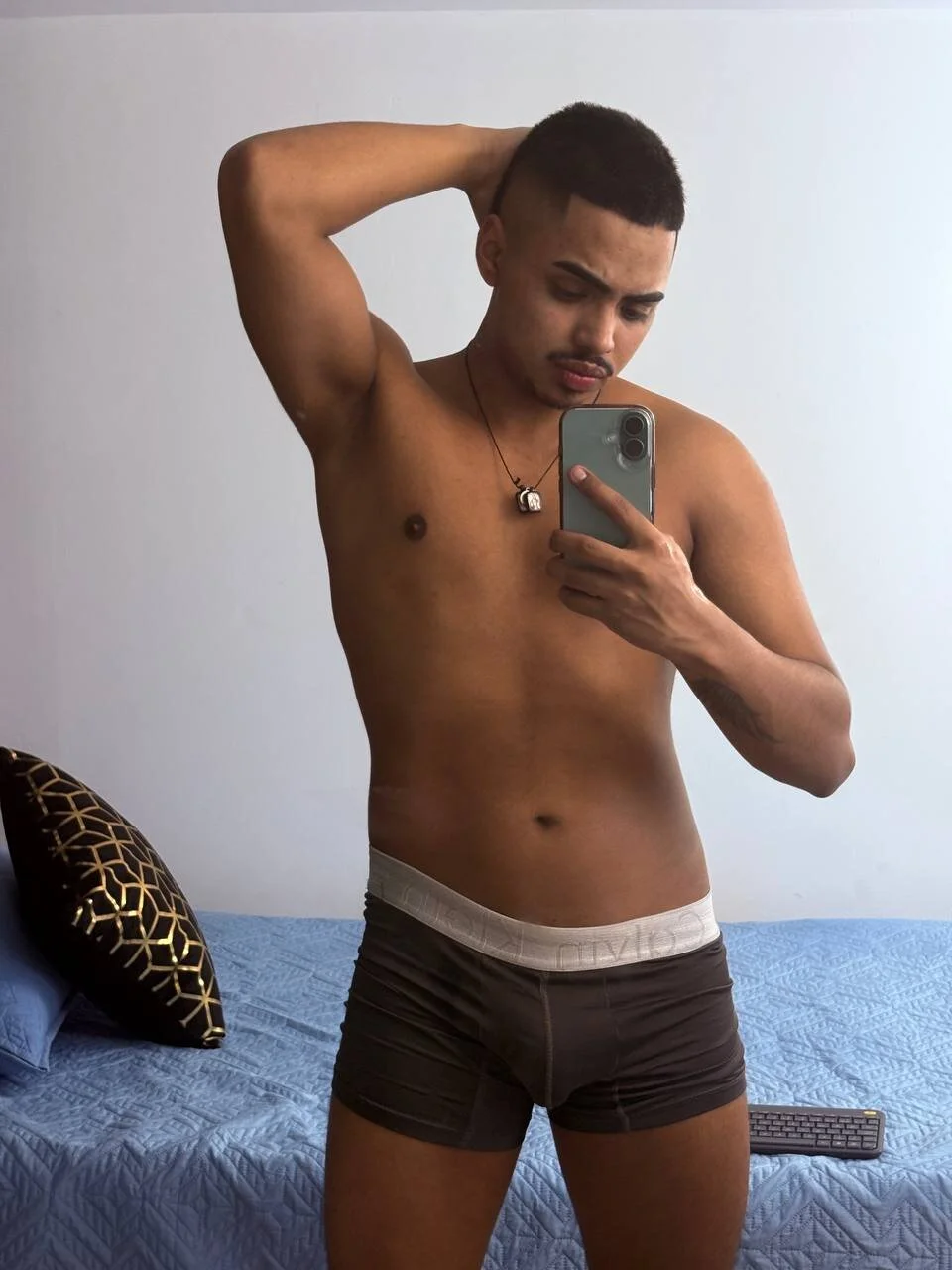 XXX Porn Photo of Nude ares_pain 14