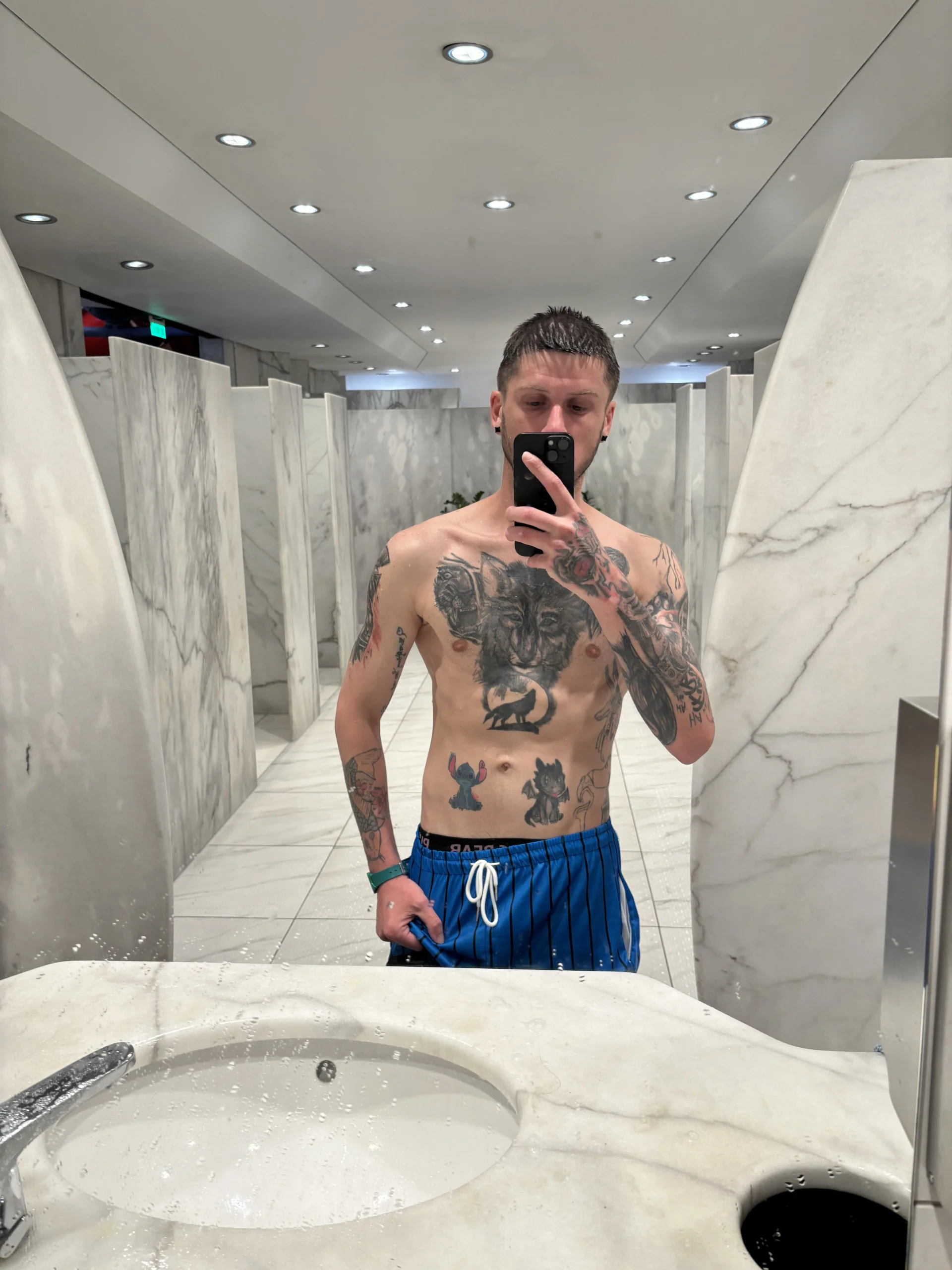 XXX Porn Photo of Nude JonahShaw 20