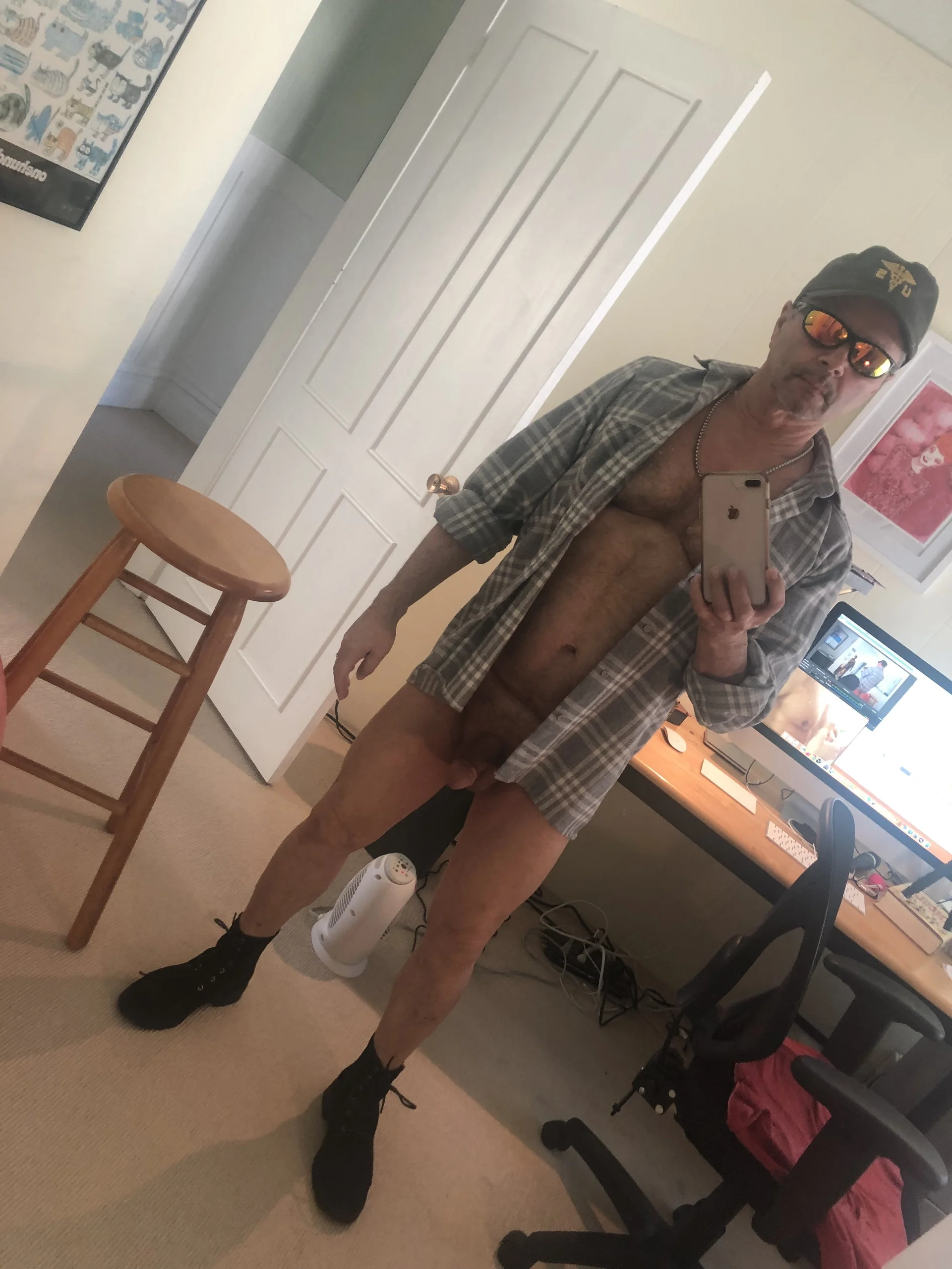 XXX Porn Photo of Nude hotdadbod 5