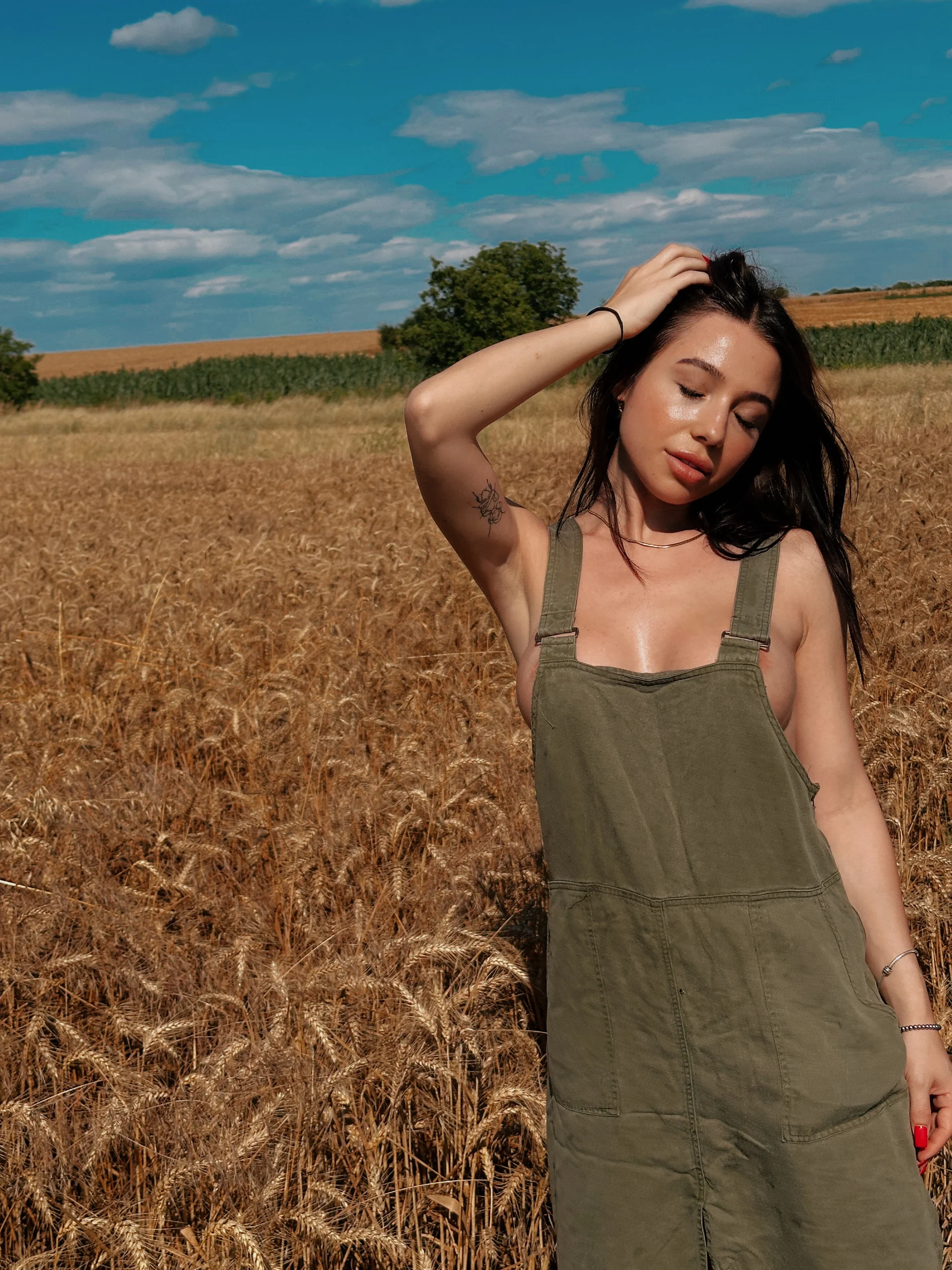 XXX Porn Photo of Nude InsideMia 93