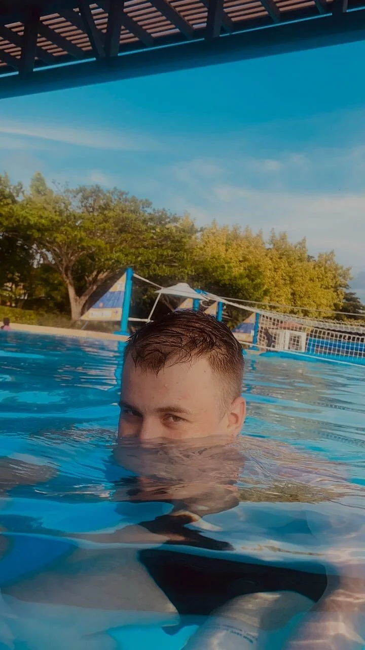 XXX Porn Photo of Nude Vers_gay 21