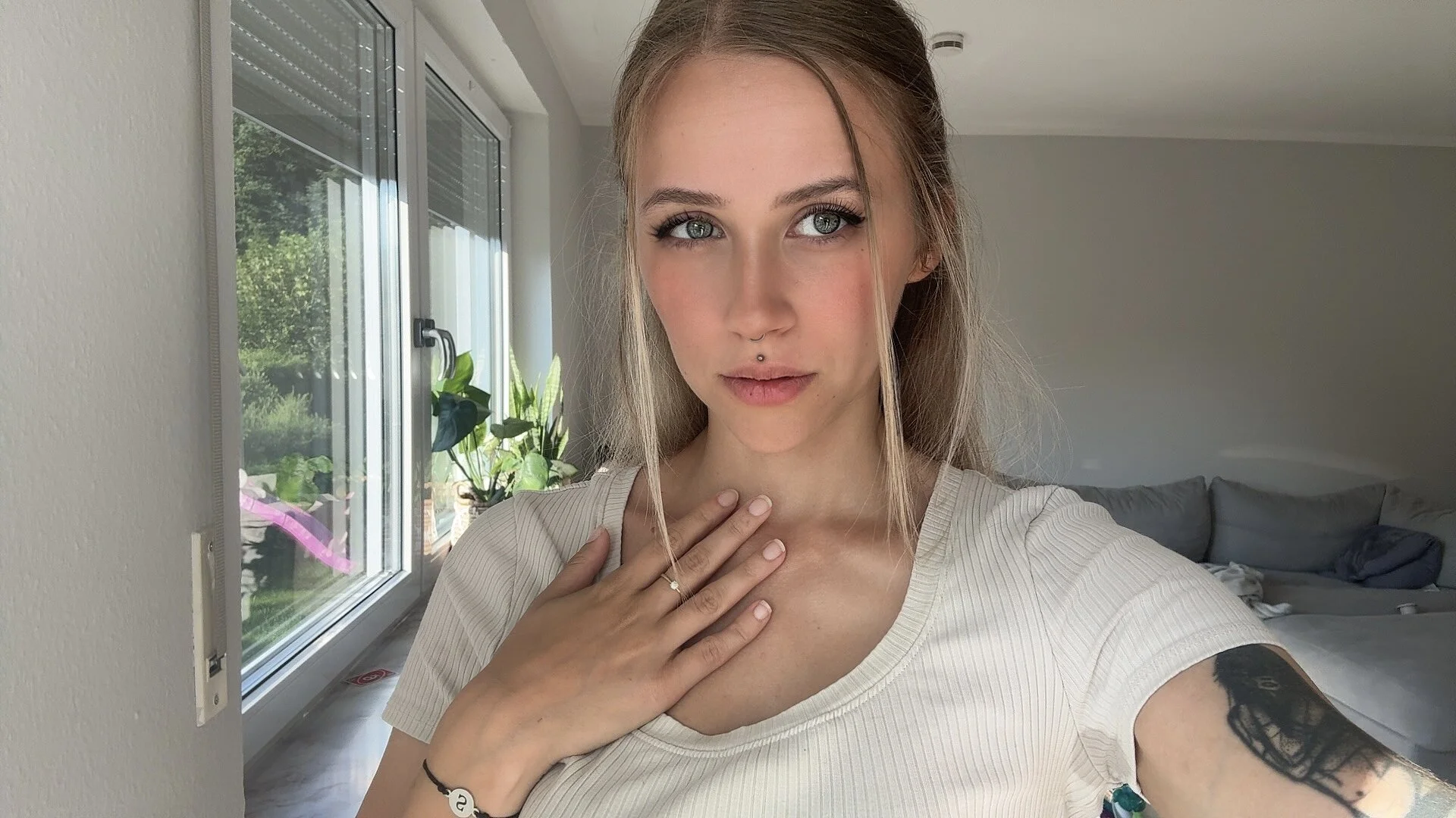 XXX Porn Photo of Nude lunawolf21 5