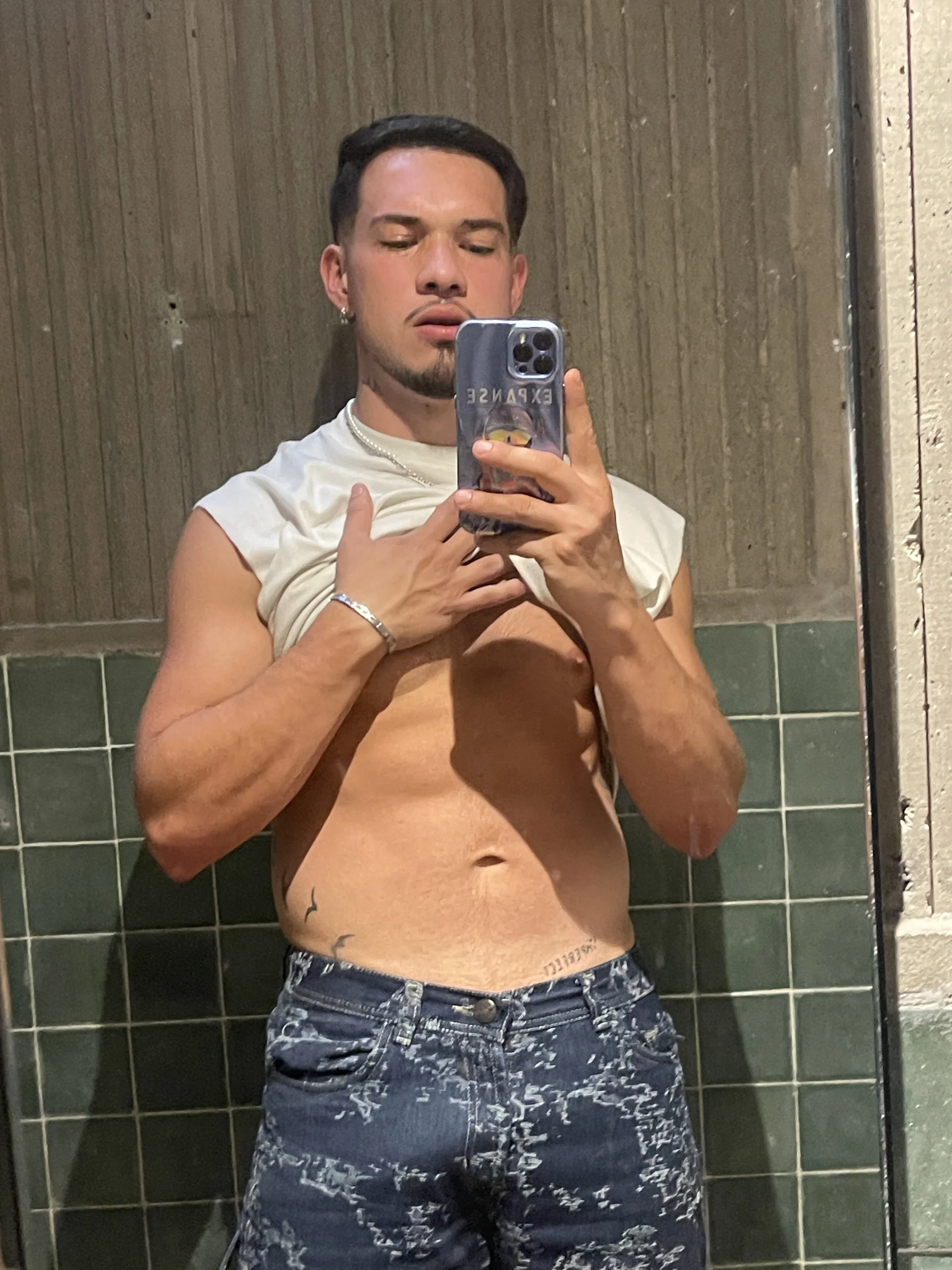XXX Porn Photo of Nude Leonardmoppet 3