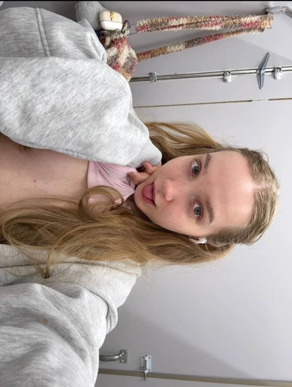 XXX Porn Photo of Nude bambi_lu 574