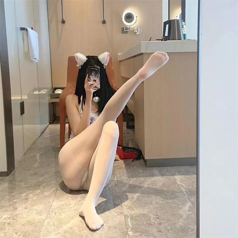 XXX Porn Photo of Nude fox-yiyi 19