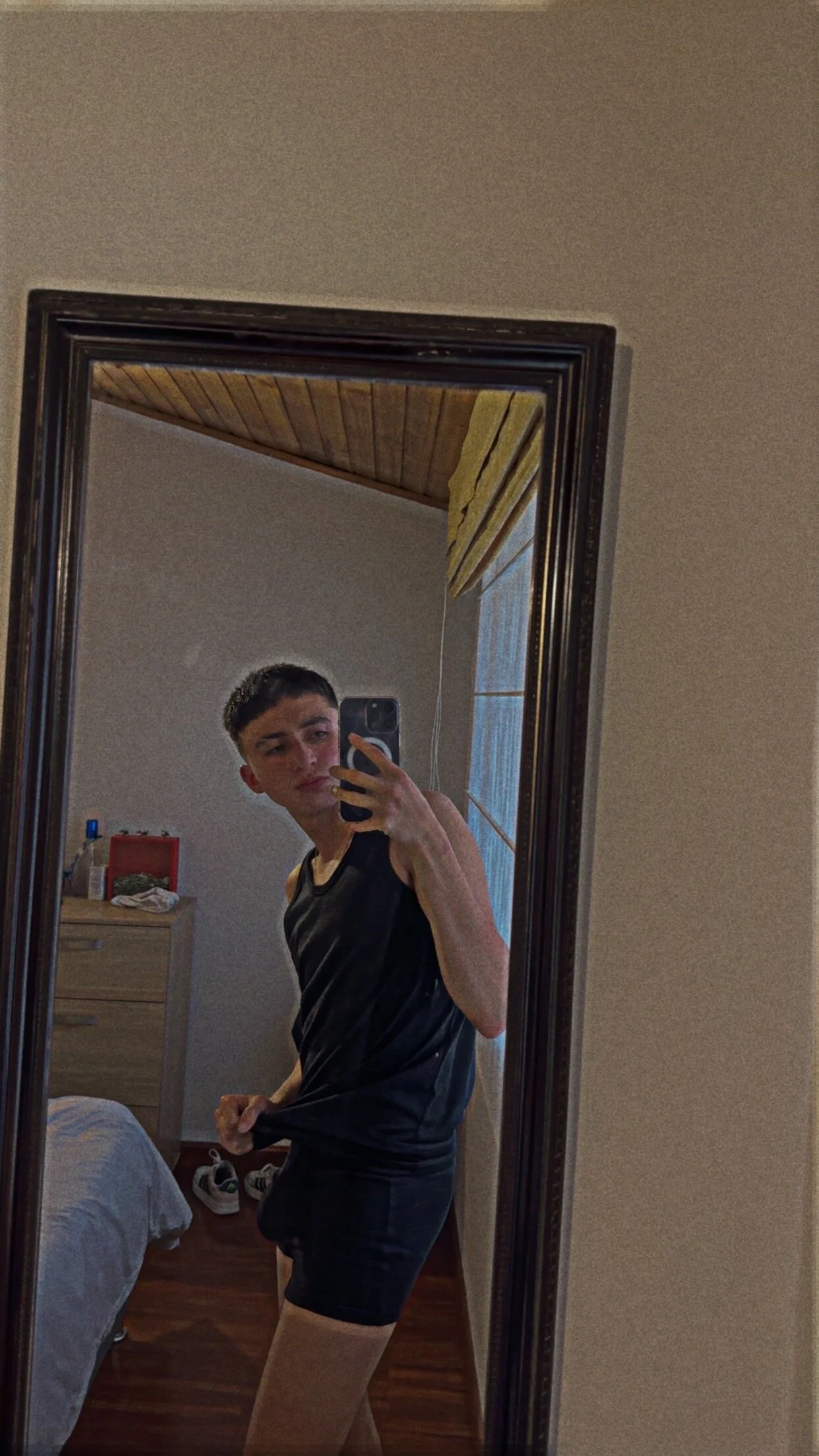 XXX Porn Photo of Nude CamiRojas_boy 11