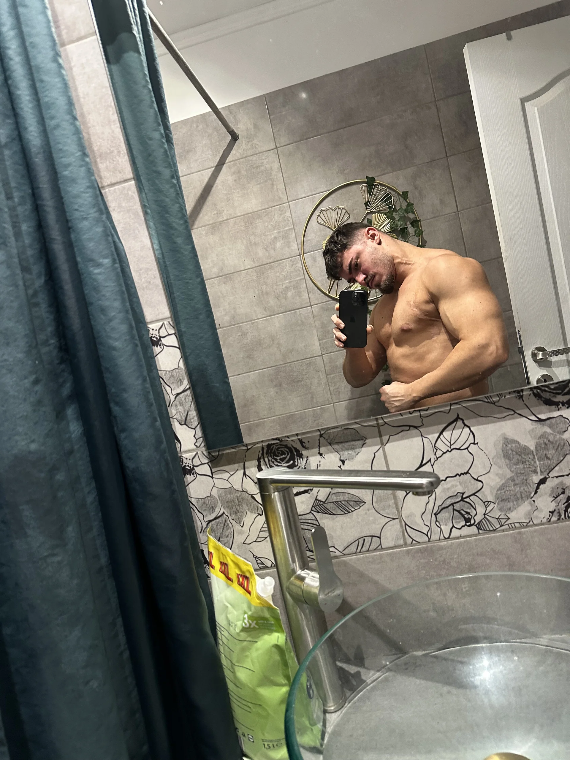 XXX Porn Photo of Nude greekgod199 4