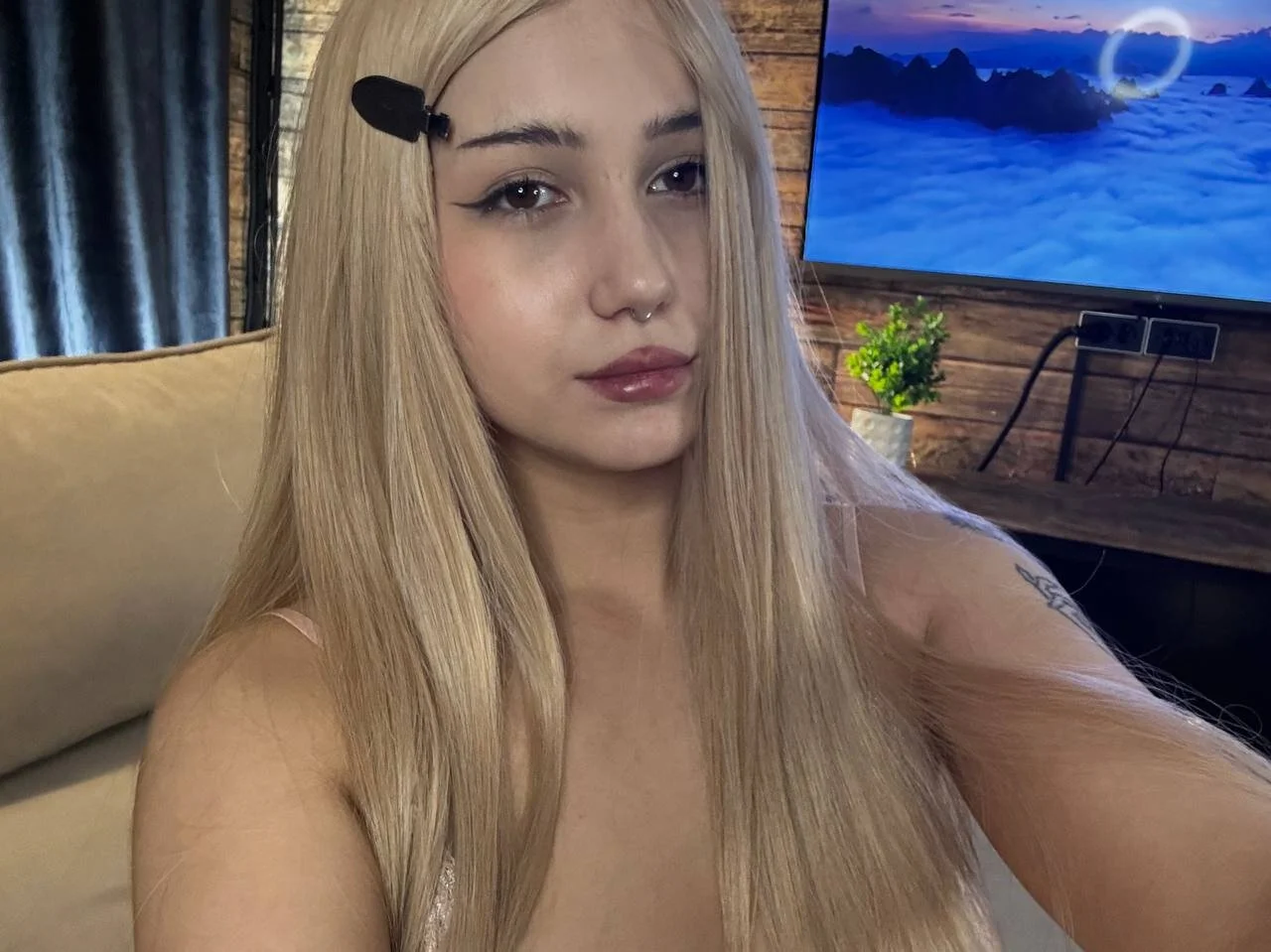XXX Porn Photo of Nude KatyaCharm 15
