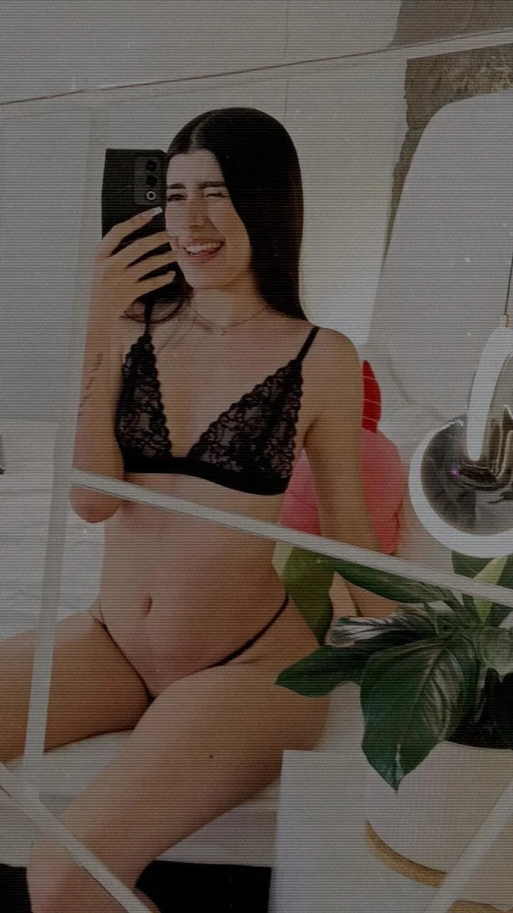 XXX Porn Photo of Nude molly_cm 2