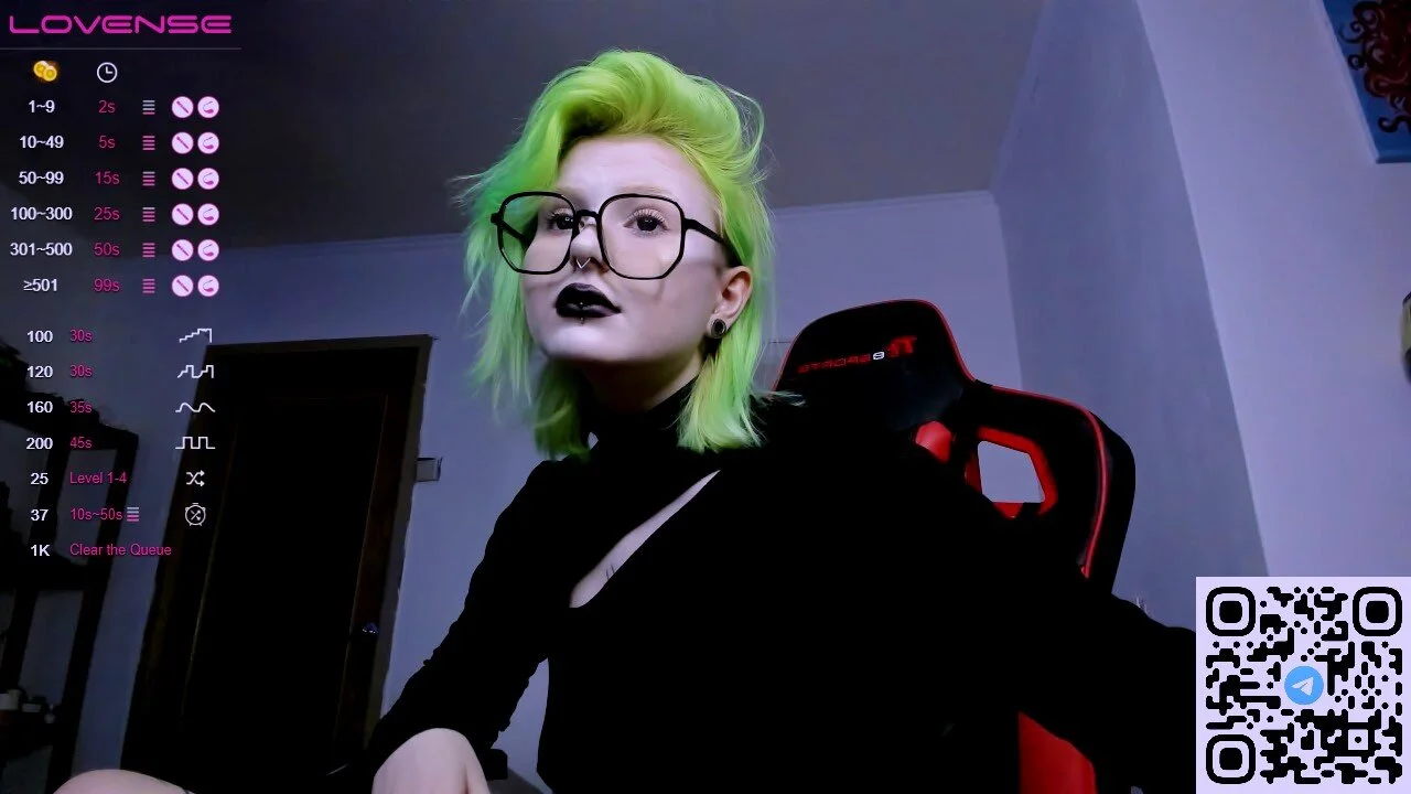 XXX Porn Photo of Nude little_grinch666 15