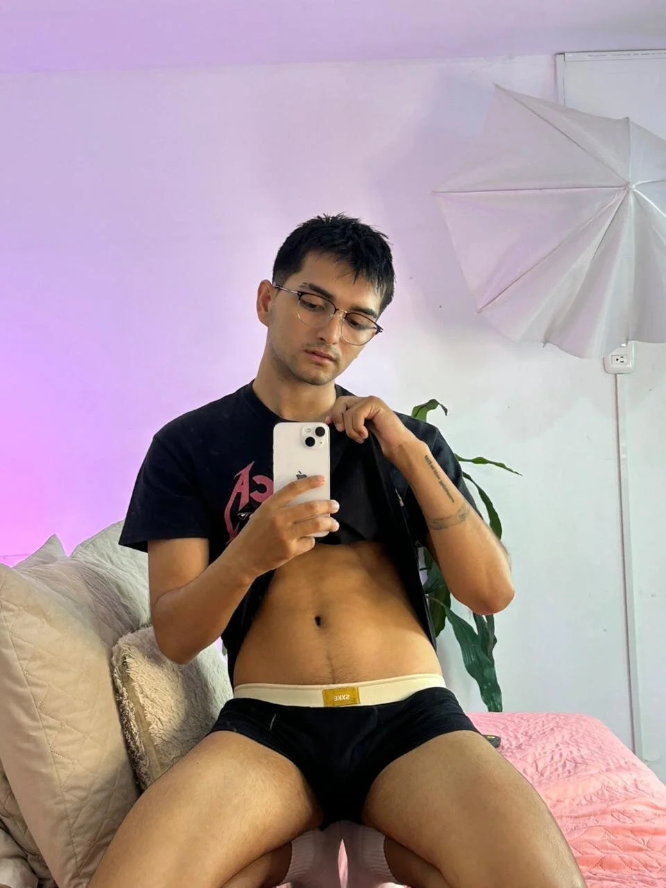 XXX Porn Photo of Nude Archie_77 9