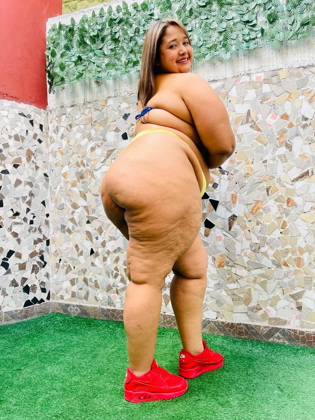 XXX Porn Photo of Nude BustyyJuicy_Rs 95