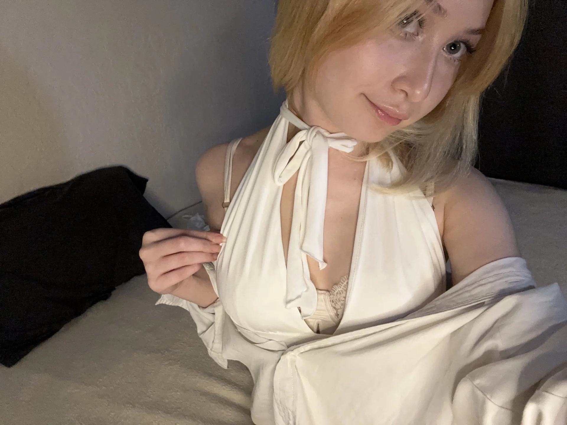 XXX Porn Photo of Nude BlissfulDreams 14