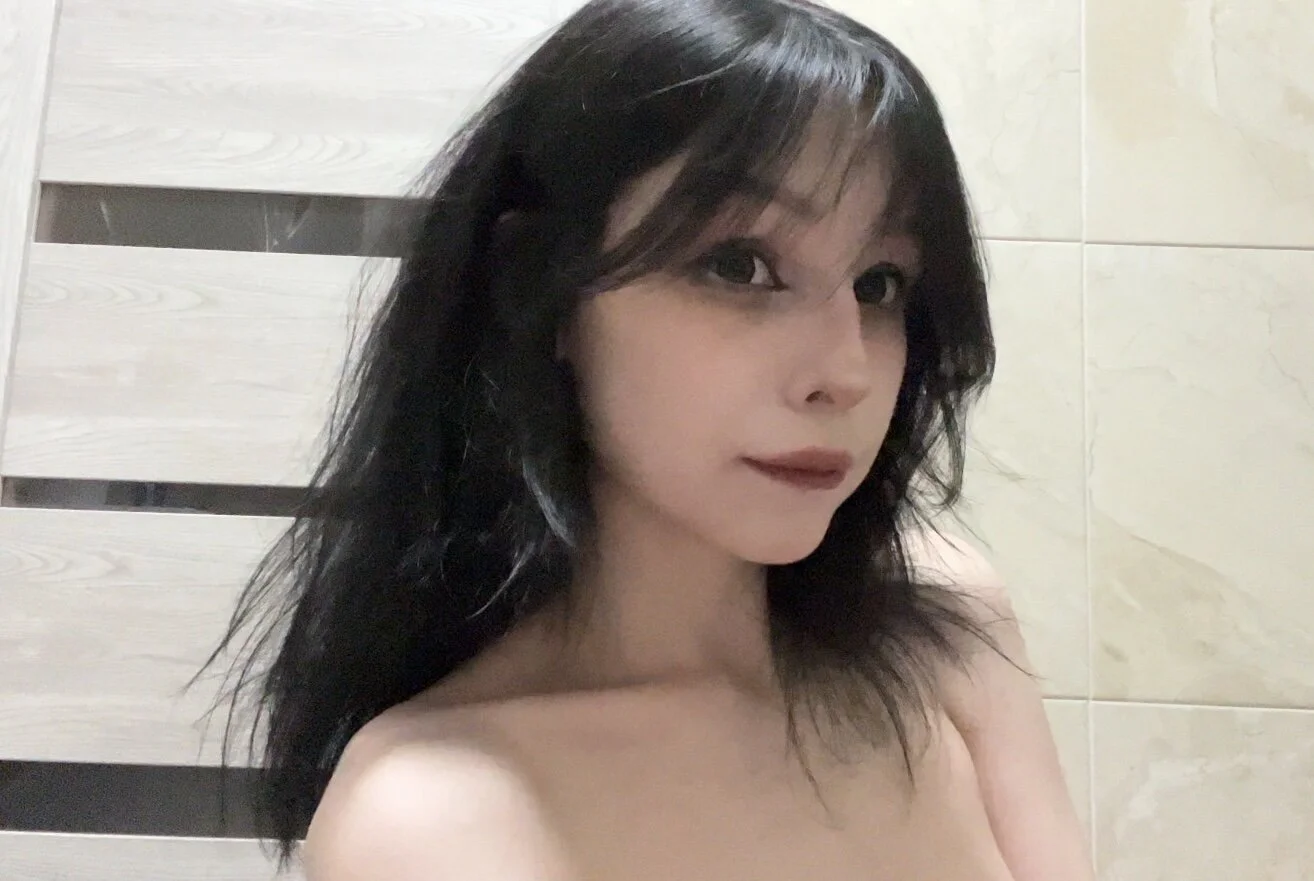 XXX Porn Photo of Nude claire_bennett_ 3