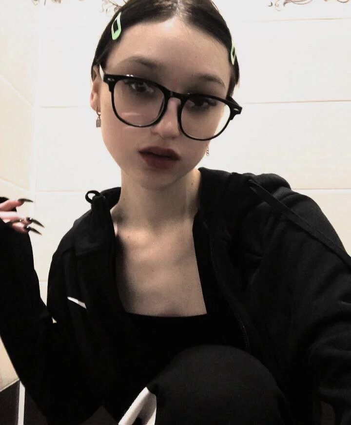 XXX Porn Photo of Nude Raven_Crowe 2