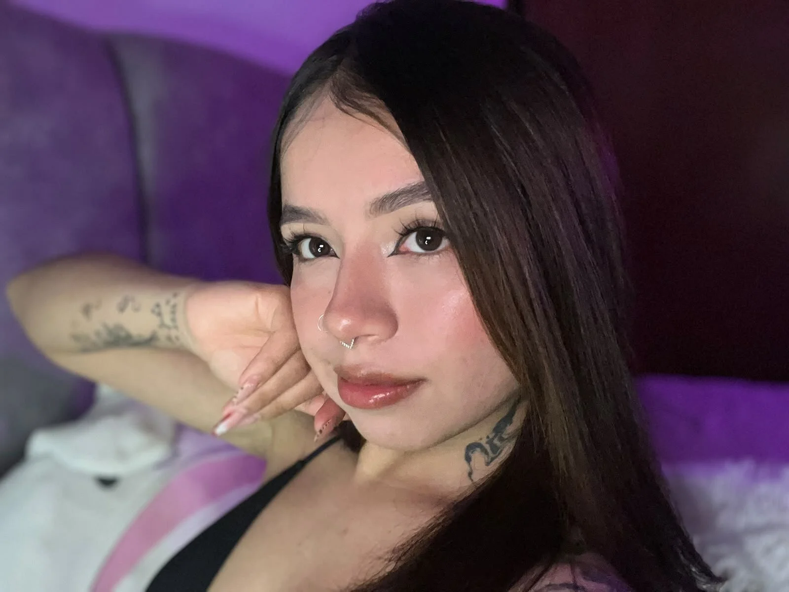XXX Porn Photo of Nude Aly_ix 23