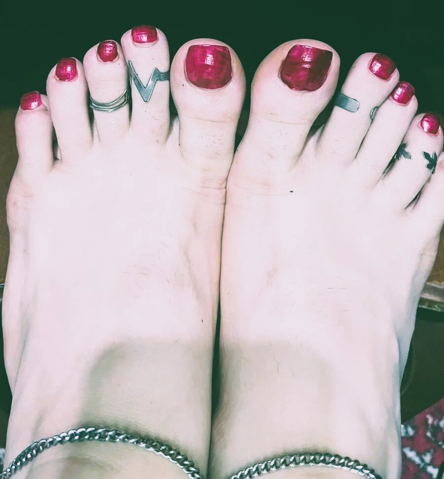 XXX Porn Photo of Nude feetqueens 3