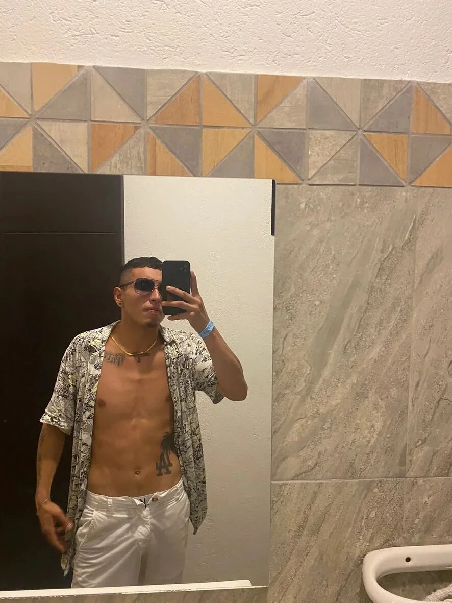 XXX Porn Photo of Nude ManSexyyHot 5