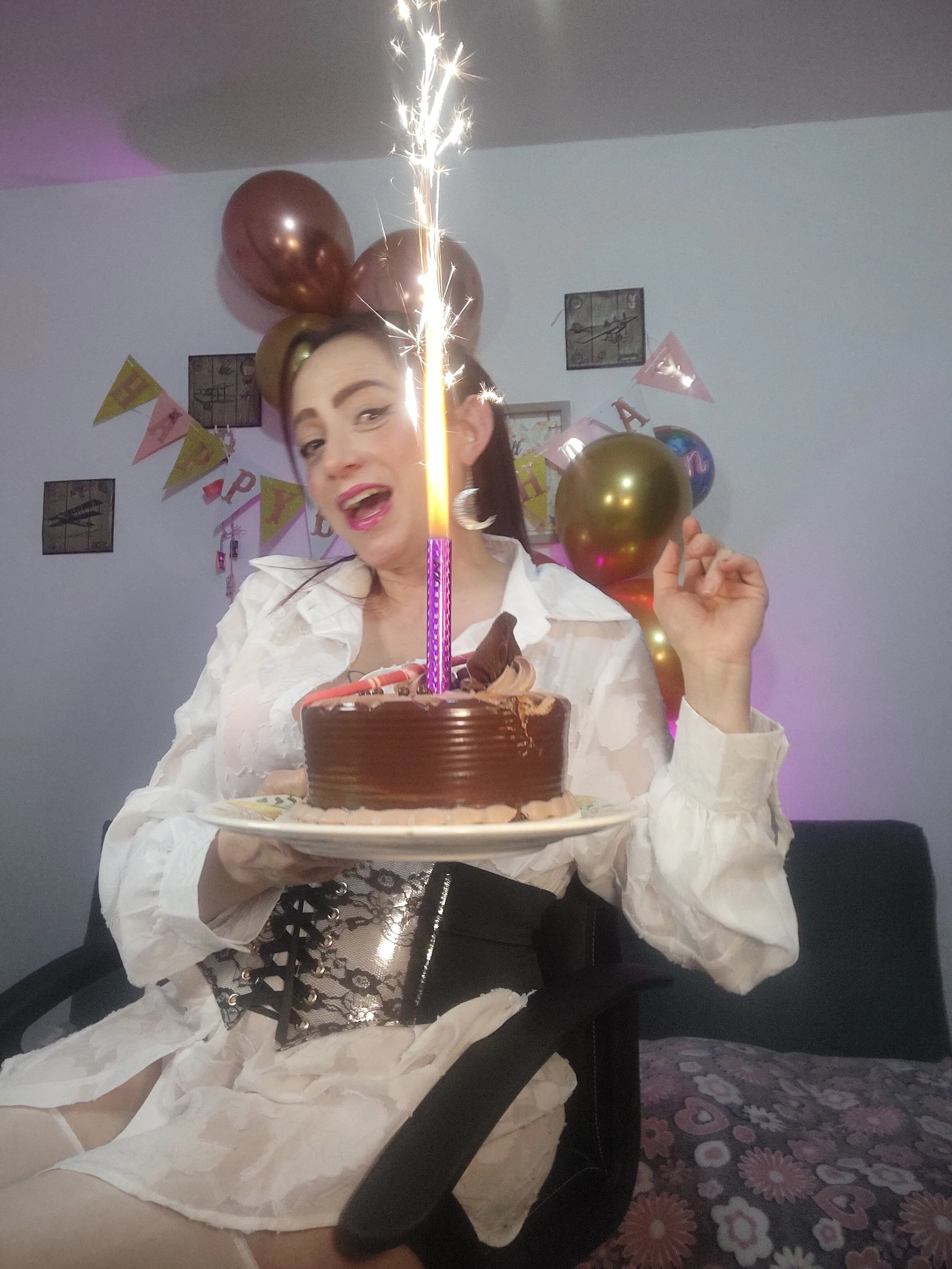 XXX Porn Photo of Nude Katicalatinmilf 17