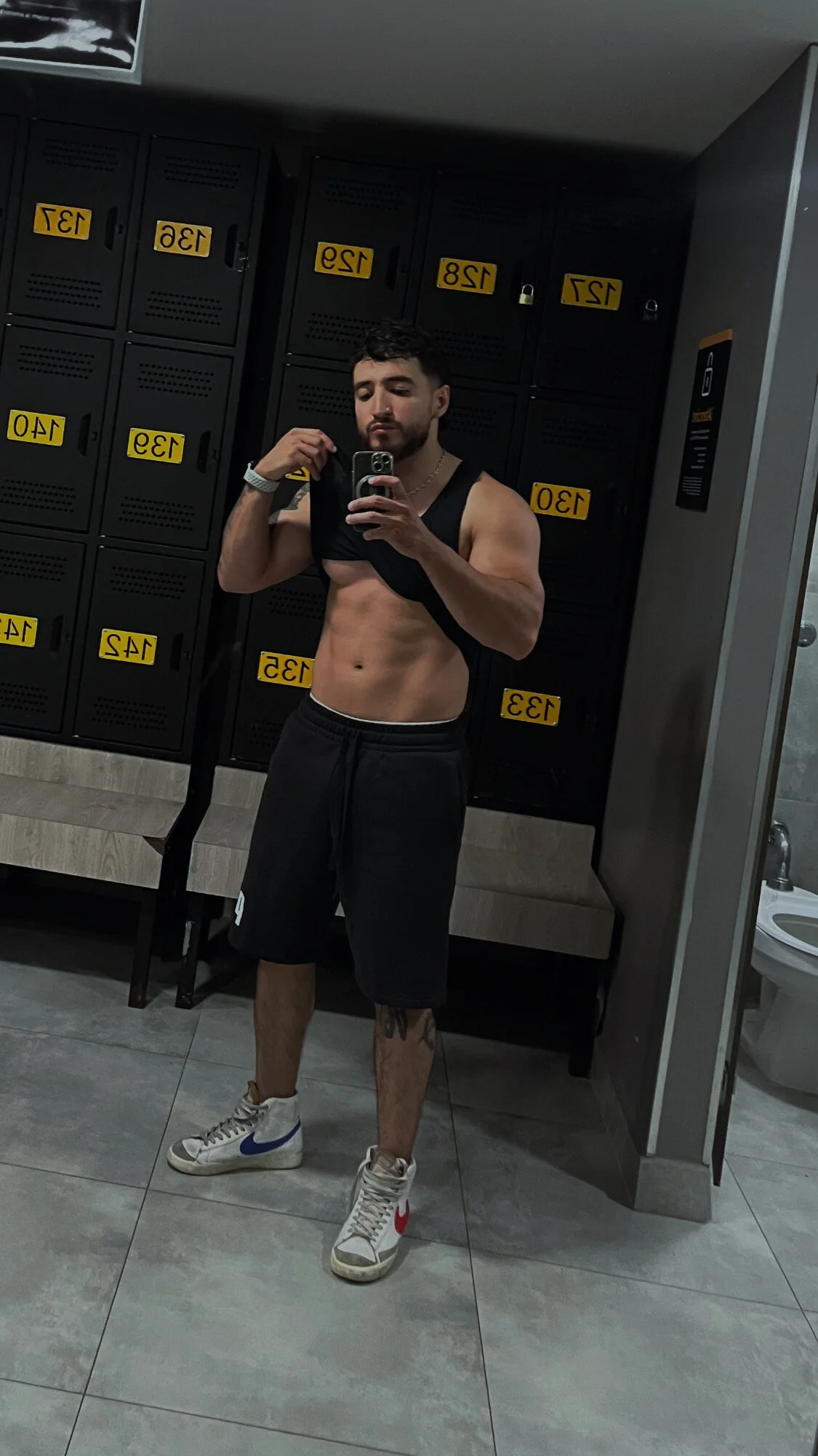 XXX Porn Photo of Nude bradley_martinez 35
