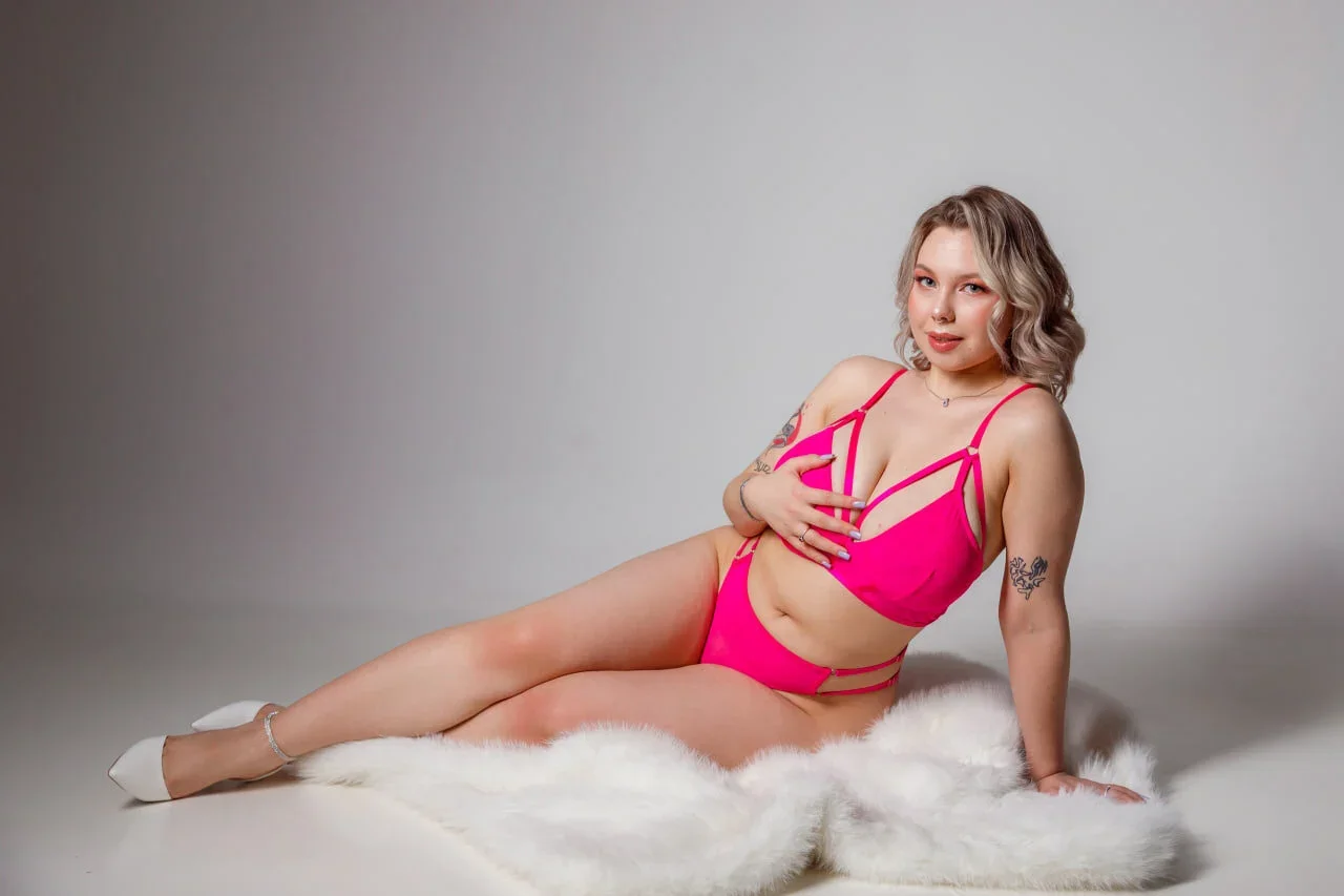 XXX Porn Photo of Nude EvieMayson 2
