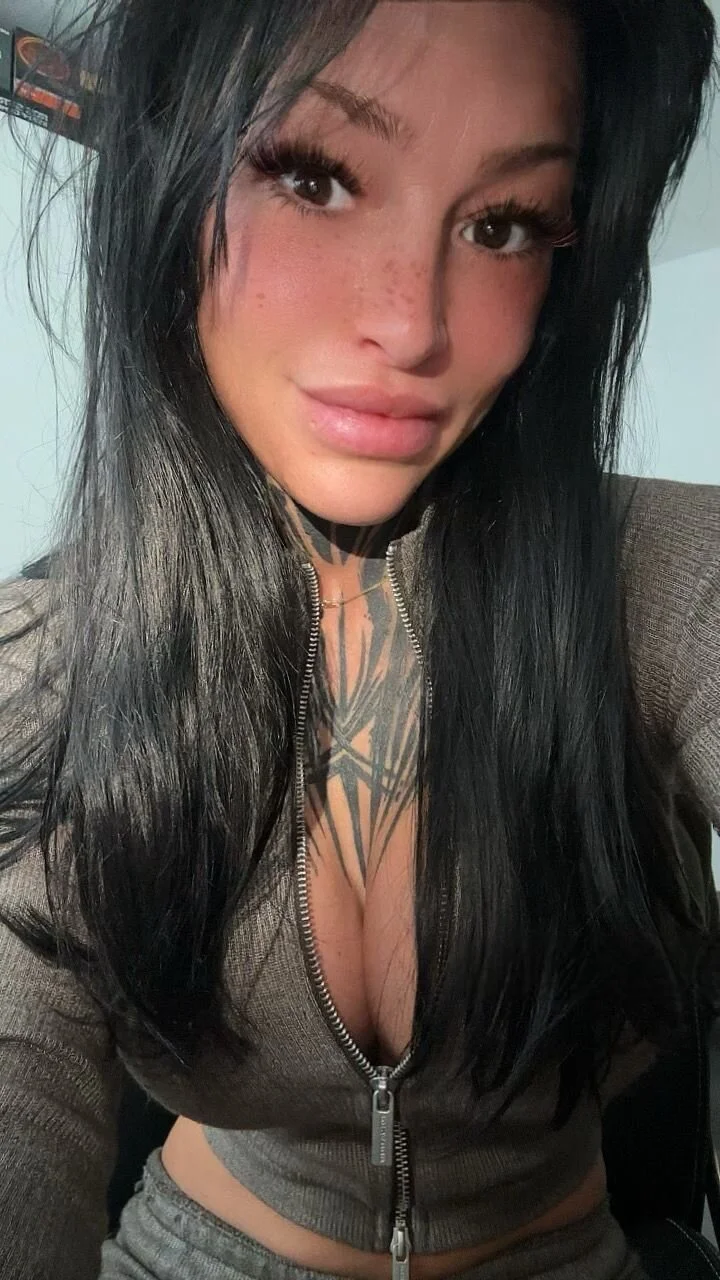 XXX Porn Photo of Nude TittenTina 4