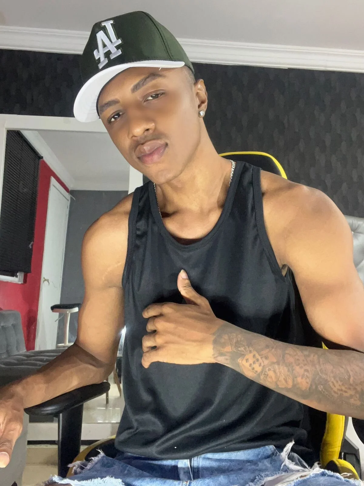 XXX Porn Photo of Nude YeremiBrowm 89